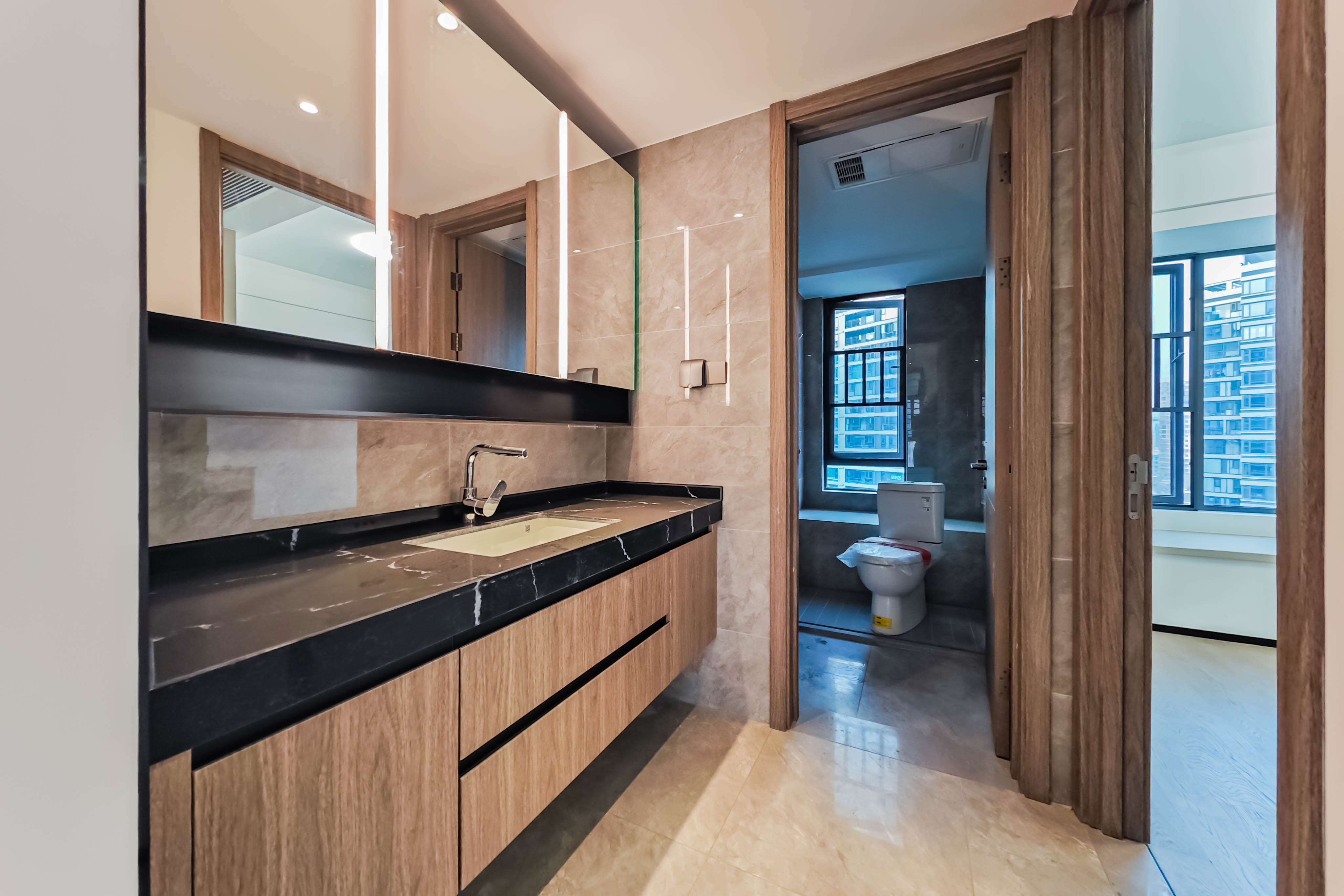 轨道万科悦府  4室2厅3卫    278.0万 轨道万科悦府  4室2厅3卫    278.0万卫生间