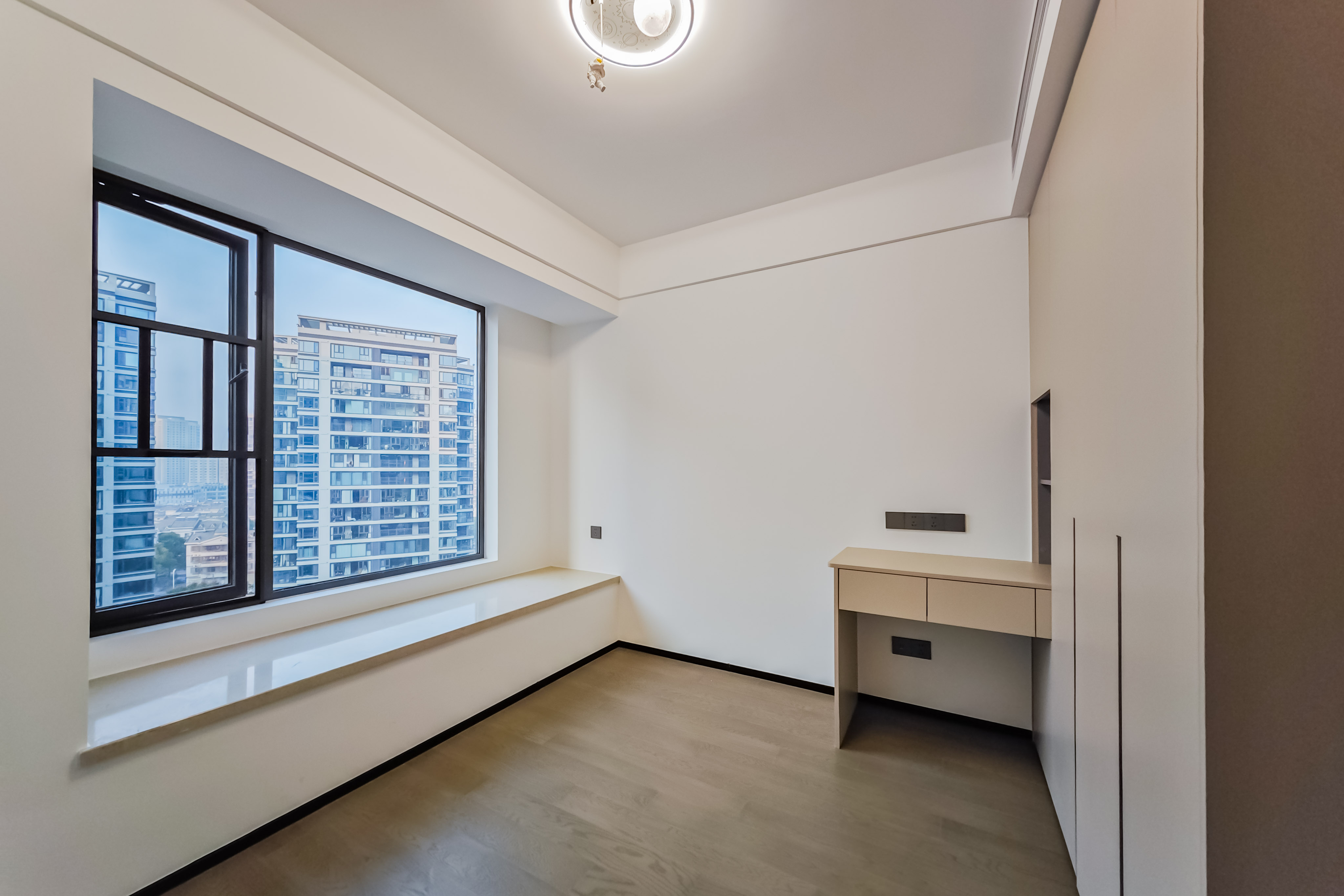 轨道万科悦府  4室2厅3卫    278.0万 轨道万科悦府  4室2厅3卫    278.0万卧室