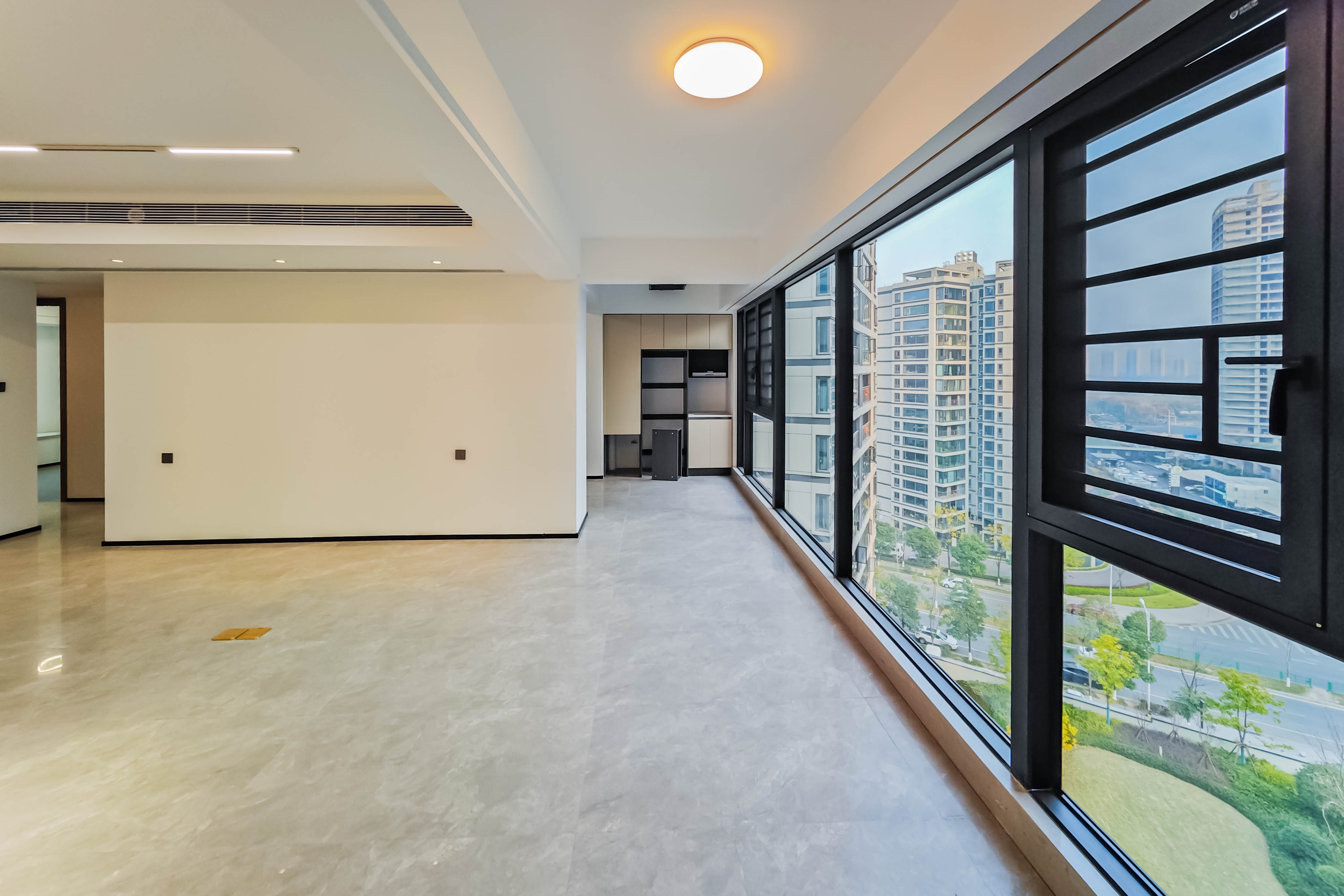 轨道万科悦府  4室2厅3卫    278.0万 轨道万科悦府  4室2厅3卫    278.0万阳台