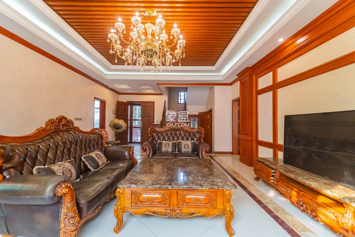 碧桂园威尼斯城  7室3厅7卫    996.98万 碧桂园威尼斯城  7室3厅7卫    996.98万客厅