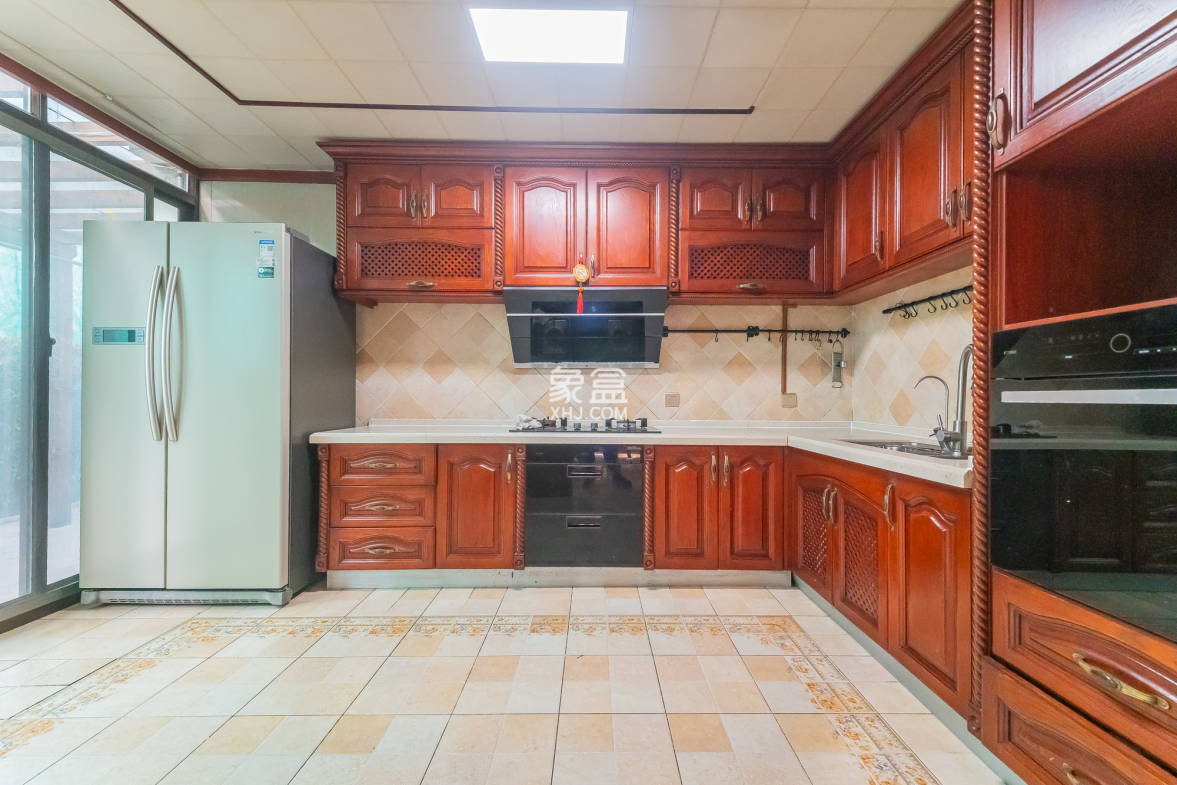 碧桂园威尼斯城  7室3厅7卫    996.98万 碧桂园威尼斯城  7室3厅7卫    996.98万厨房