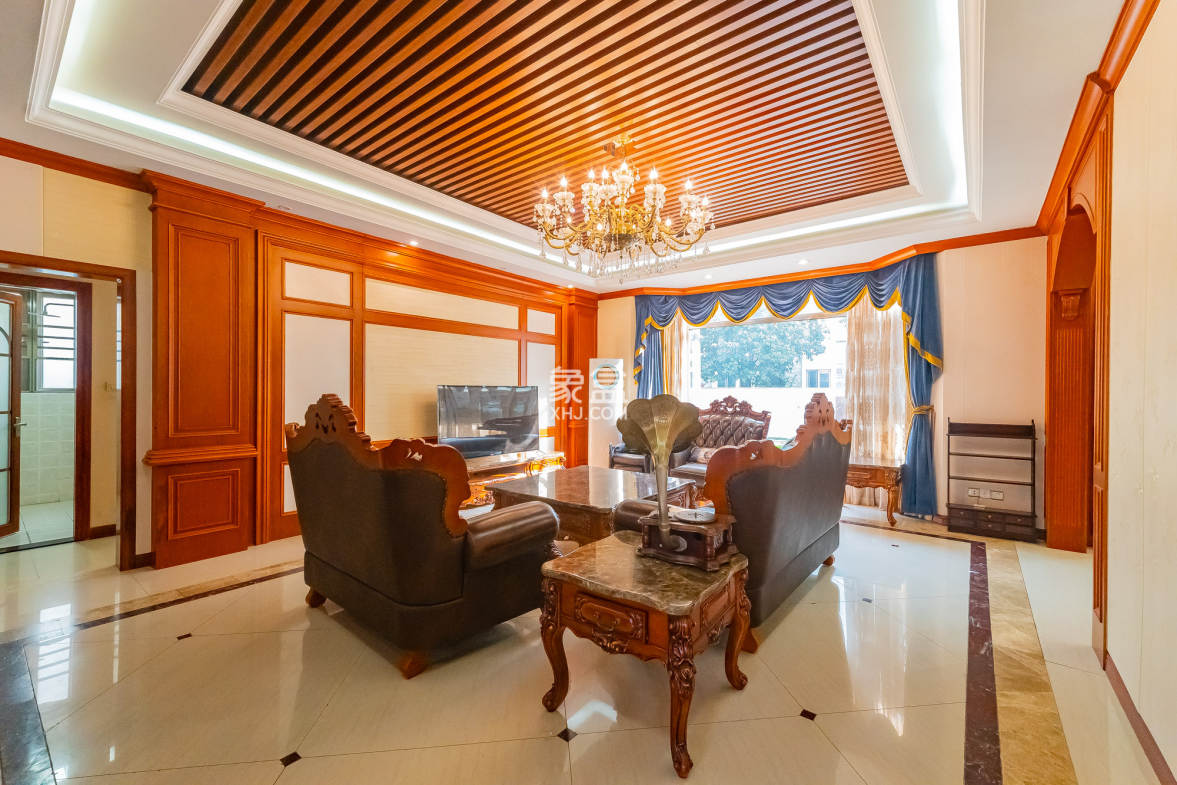 碧桂园威尼斯城  7室3厅7卫    996.98万 碧桂园威尼斯城  7室3厅7卫    996.98万客厅