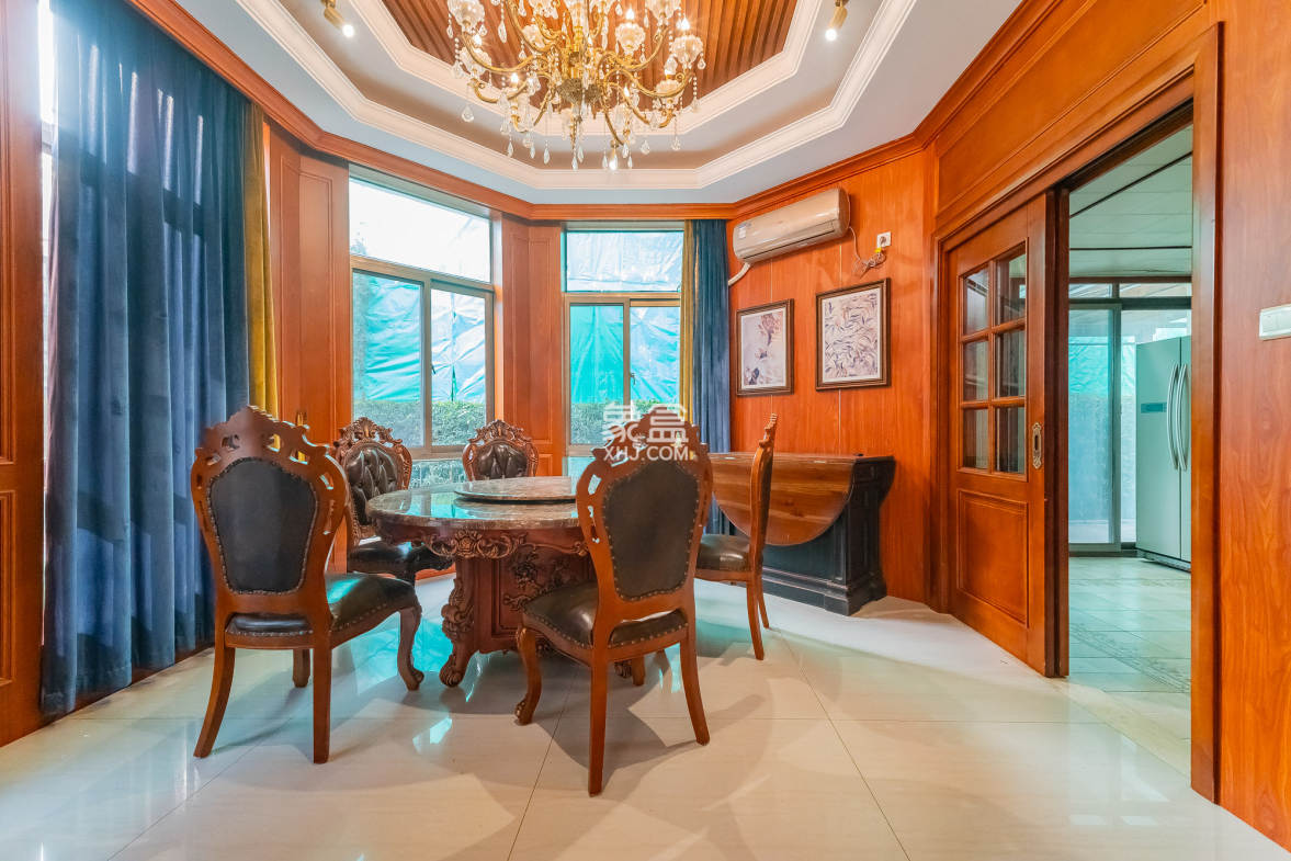 碧桂园威尼斯城  7室3厅7卫    996.98万 碧桂园威尼斯城  7室3厅7卫    996.98万客厅