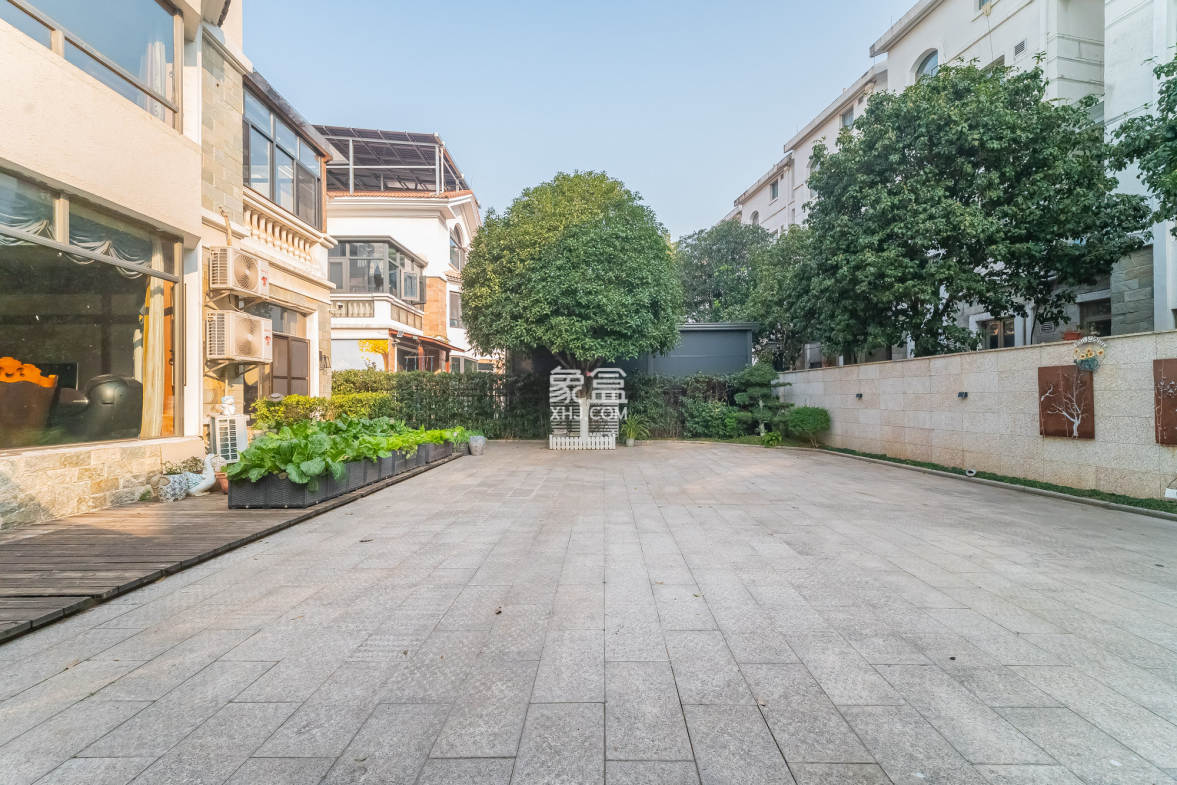 碧桂园威尼斯城  7室3厅7卫    996.98万 碧桂园威尼斯城  7室3厅7卫    996.98万其他