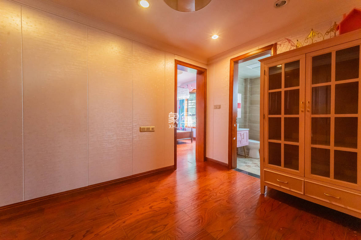 碧桂园威尼斯城  7室3厅7卫    996.98万 碧桂园威尼斯城  7室3厅7卫    996.98万其他