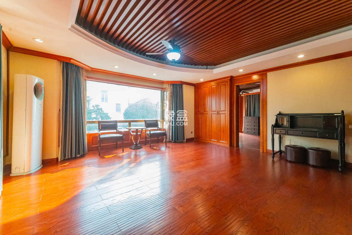 碧桂园威尼斯城  7室3厅7卫    996.98万 碧桂园威尼斯城  7室3厅7卫    996.98万卧室