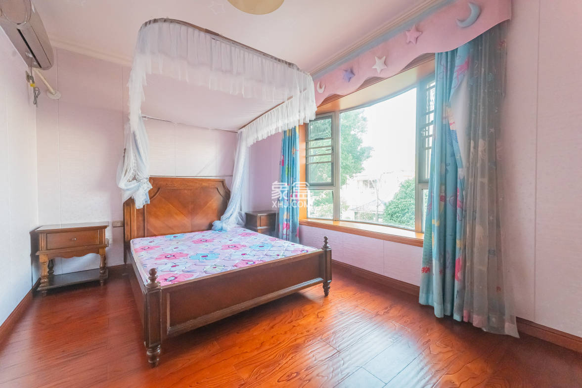 碧桂园威尼斯城  7室3厅7卫    996.98万 碧桂园威尼斯城  7室3厅7卫    996.98万卧室