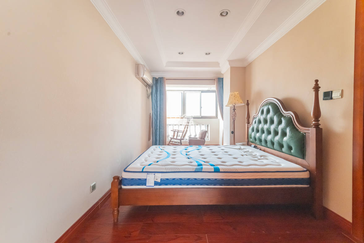 碧桂园威尼斯城  7室3厅7卫    996.98万 碧桂园威尼斯城  7室3厅7卫    996.98万卧室