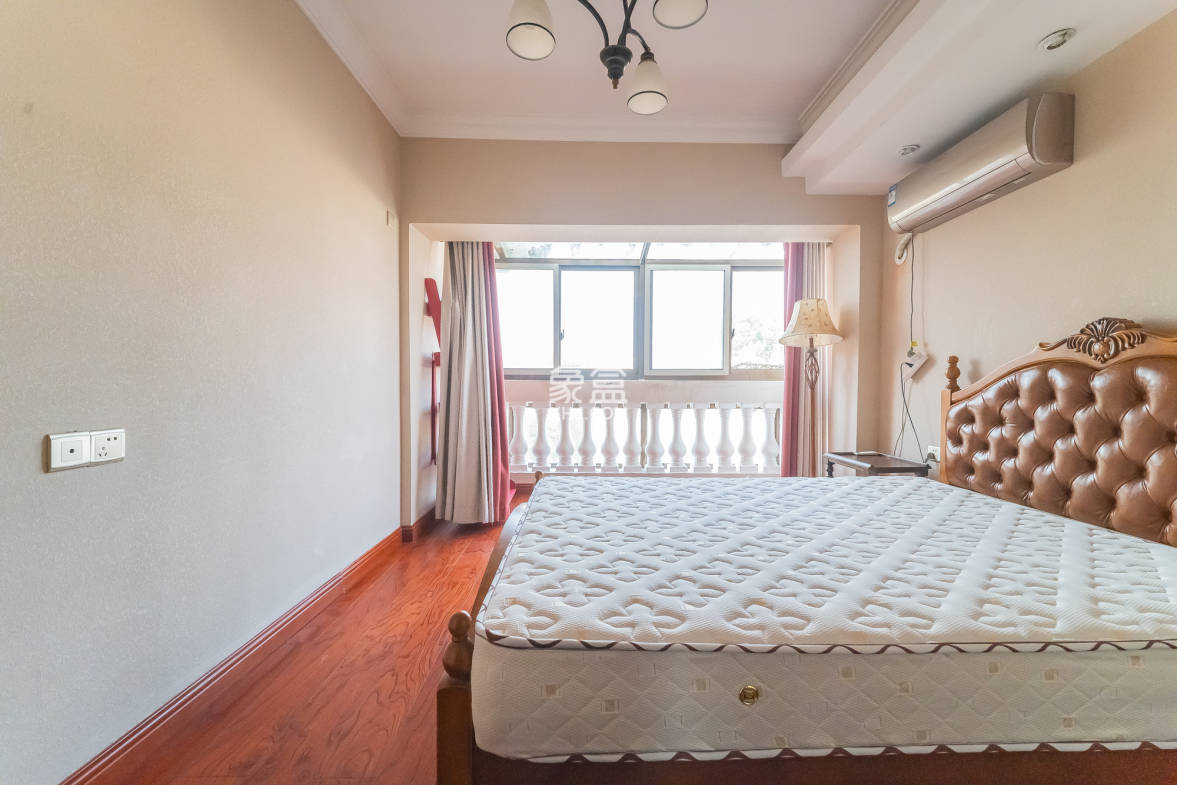 碧桂园威尼斯城  7室3厅7卫    996.98万 碧桂园威尼斯城  7室3厅7卫    996.98万卧室