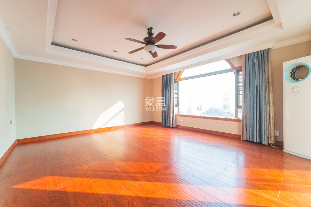 碧桂园威尼斯城  7室3厅7卫    996.98万 碧桂园威尼斯城  7室3厅7卫    996.98万卧室