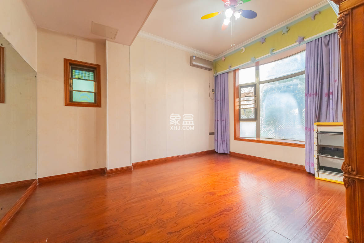 碧桂园威尼斯城  7室3厅7卫    996.98万 碧桂园威尼斯城  7室3厅7卫    996.98万卧室