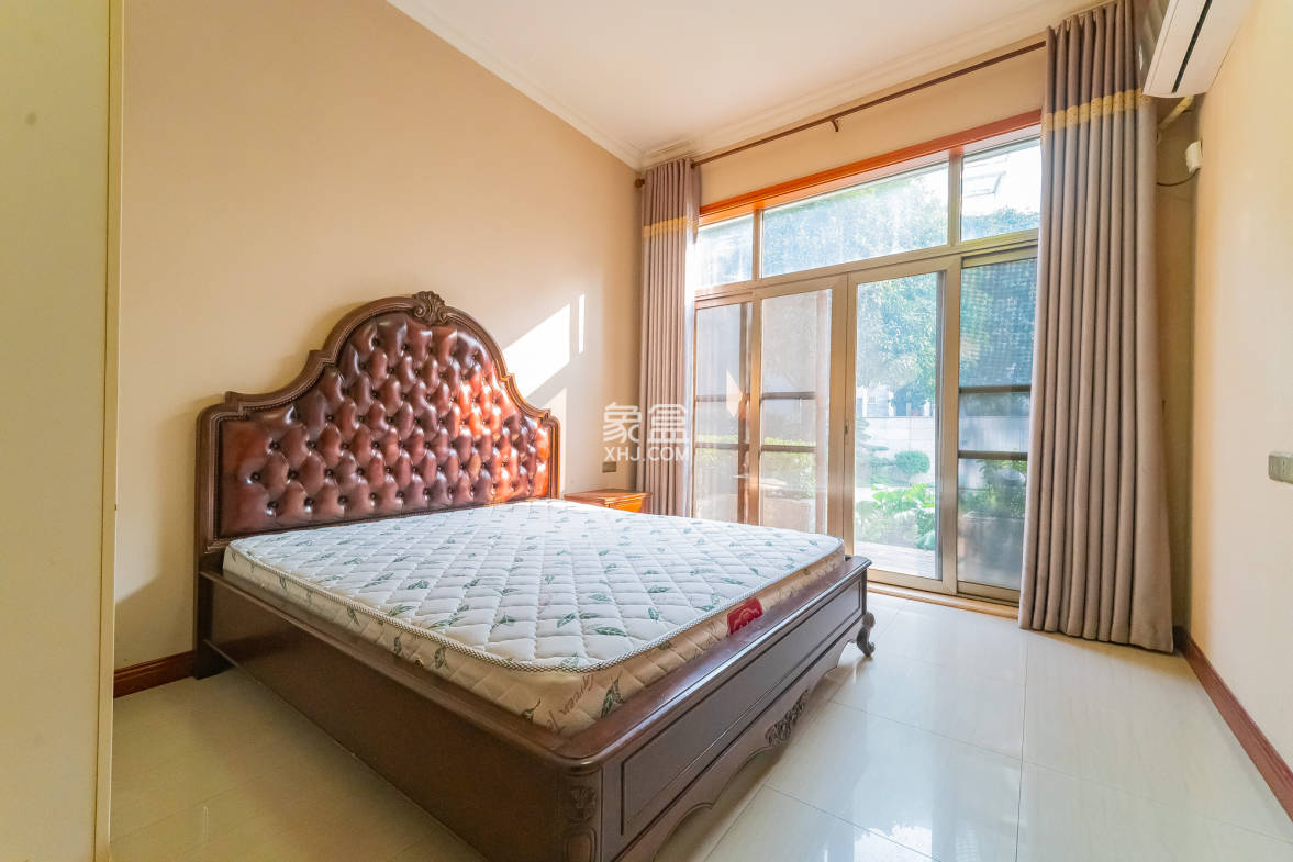 碧桂园威尼斯城  7室3厅7卫    996.98万 碧桂园威尼斯城  7室3厅7卫    996.98万卧室