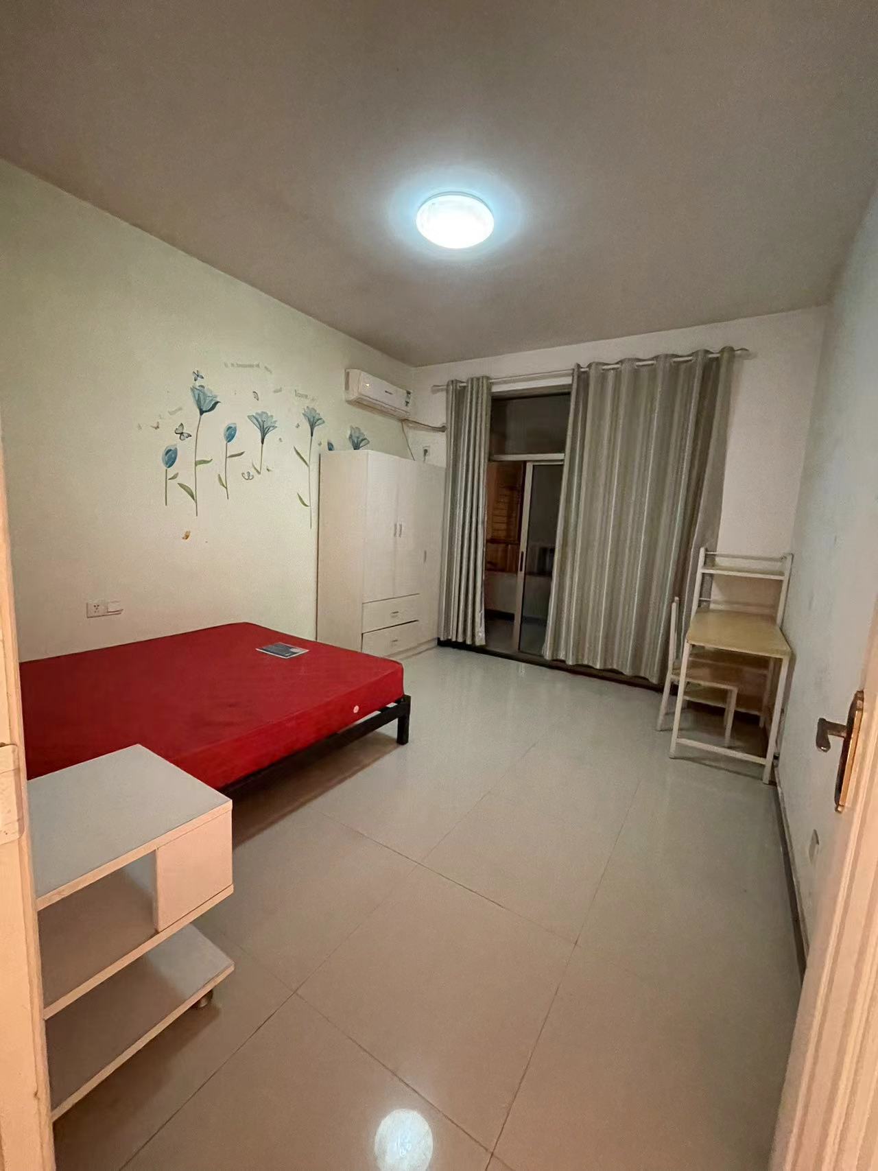 一六三家园  1室2厅1卫    800.0元/月 一六三家园  1室2厅1卫    800.0元/月室内图