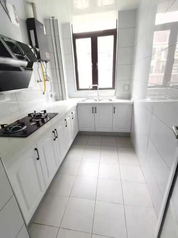 绿地海外滩一期 3室2厅2卫 2400.0元/月 绿地海外滩一期 3室2厅2卫 2400.0元/月室内图