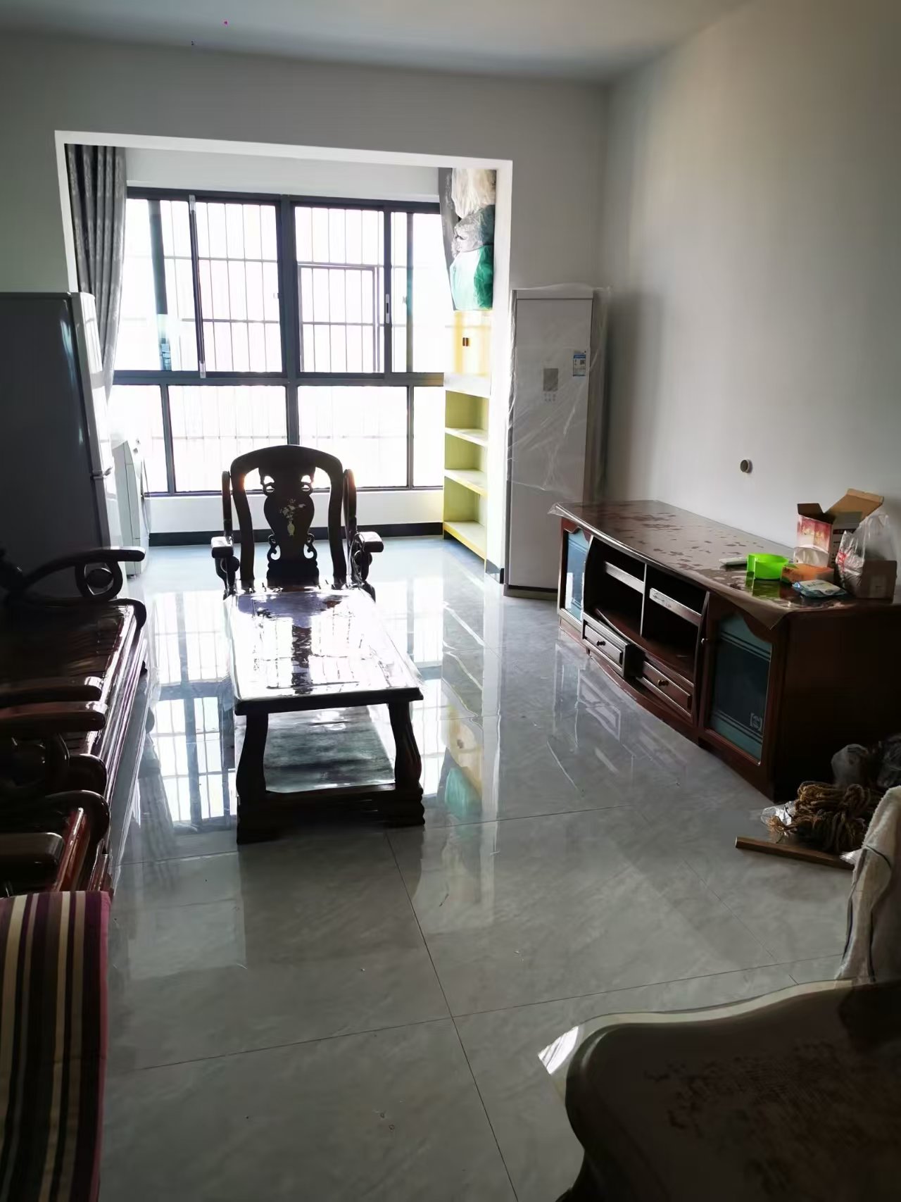 谷山庭院二期 3室2厅1卫 2000.0元/月 谷山庭院二期 3室2厅1卫 2000.0元/月室内图