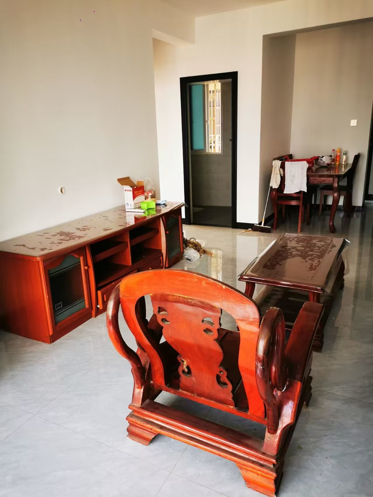 谷山庭院二期 3室2厅1卫 2000.0元/月 谷山庭院二期 3室2厅1卫 2000.0元/月室内图