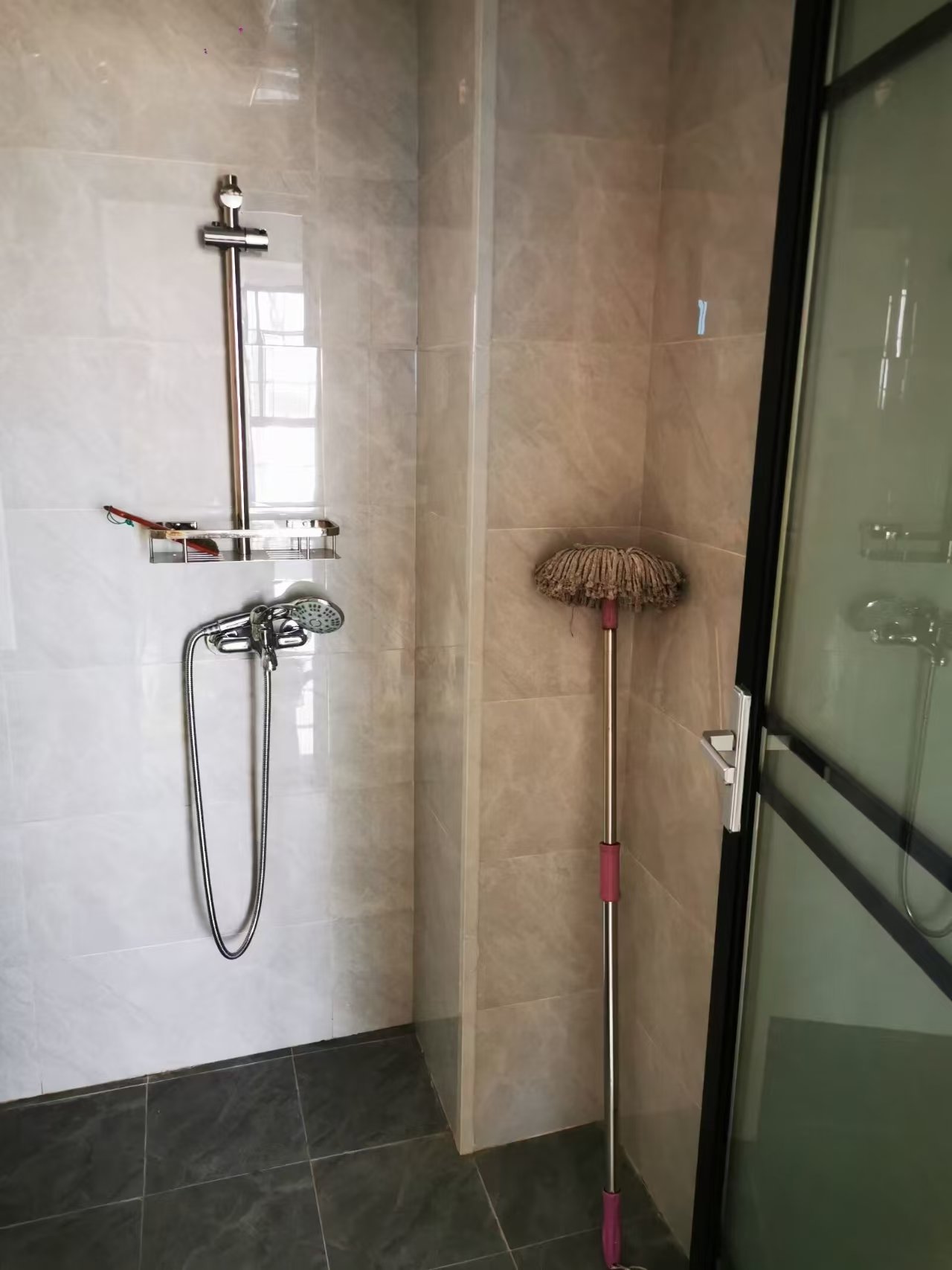 谷山庭院二期 3室2厅1卫 2000.0元/月 谷山庭院二期 3室2厅1卫 2000.0元/月室内图