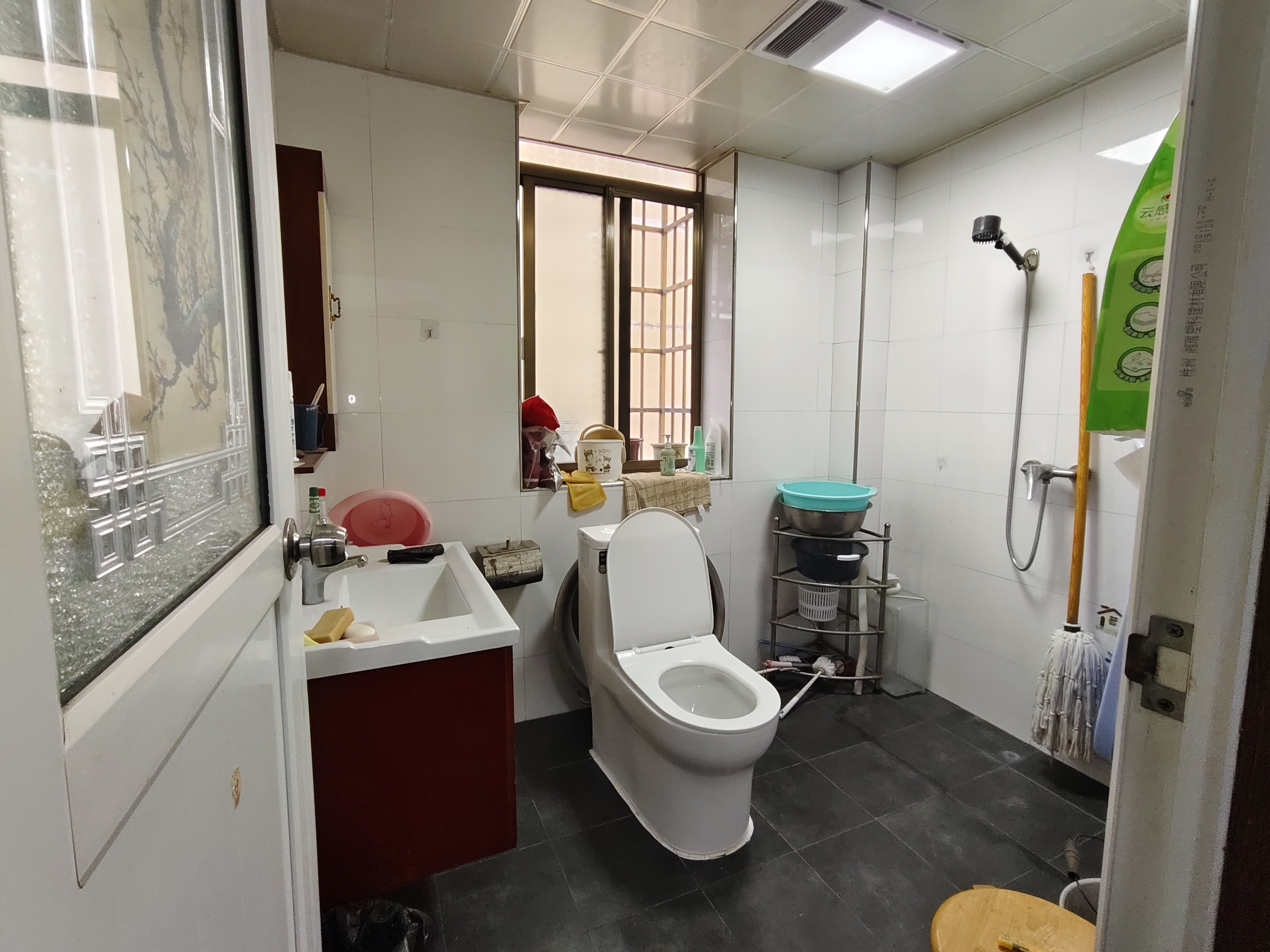 兴益家园小区  4室2厅2卫   1500.00元/月室内图