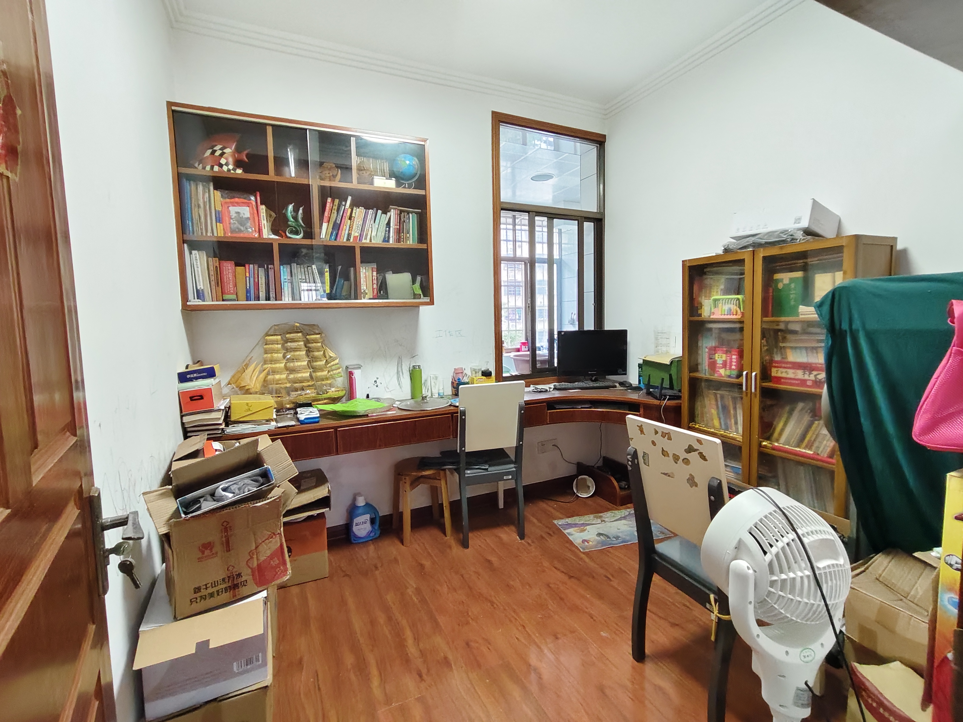 兴益家园小区 4室2厅2卫 1500.0元/月 兴益家园小区 4室2厅2卫 1500.0元/月室内图