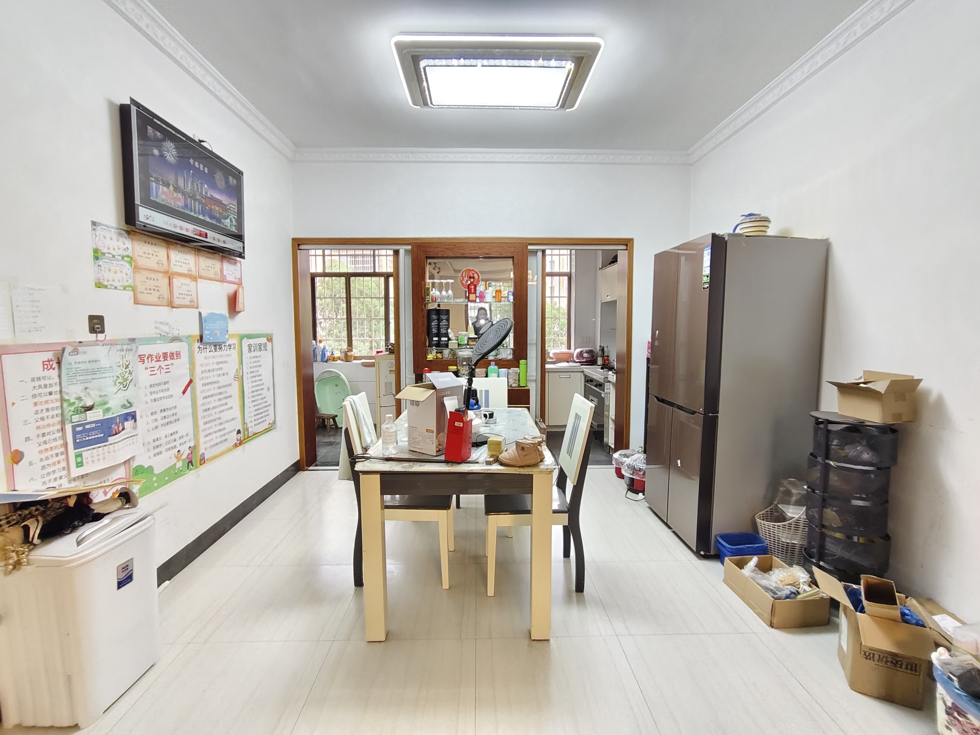 兴益家园小区 4室2厅2卫 1500.0元/月 兴益家园小区 4室2厅2卫 1500.0元/月室内图