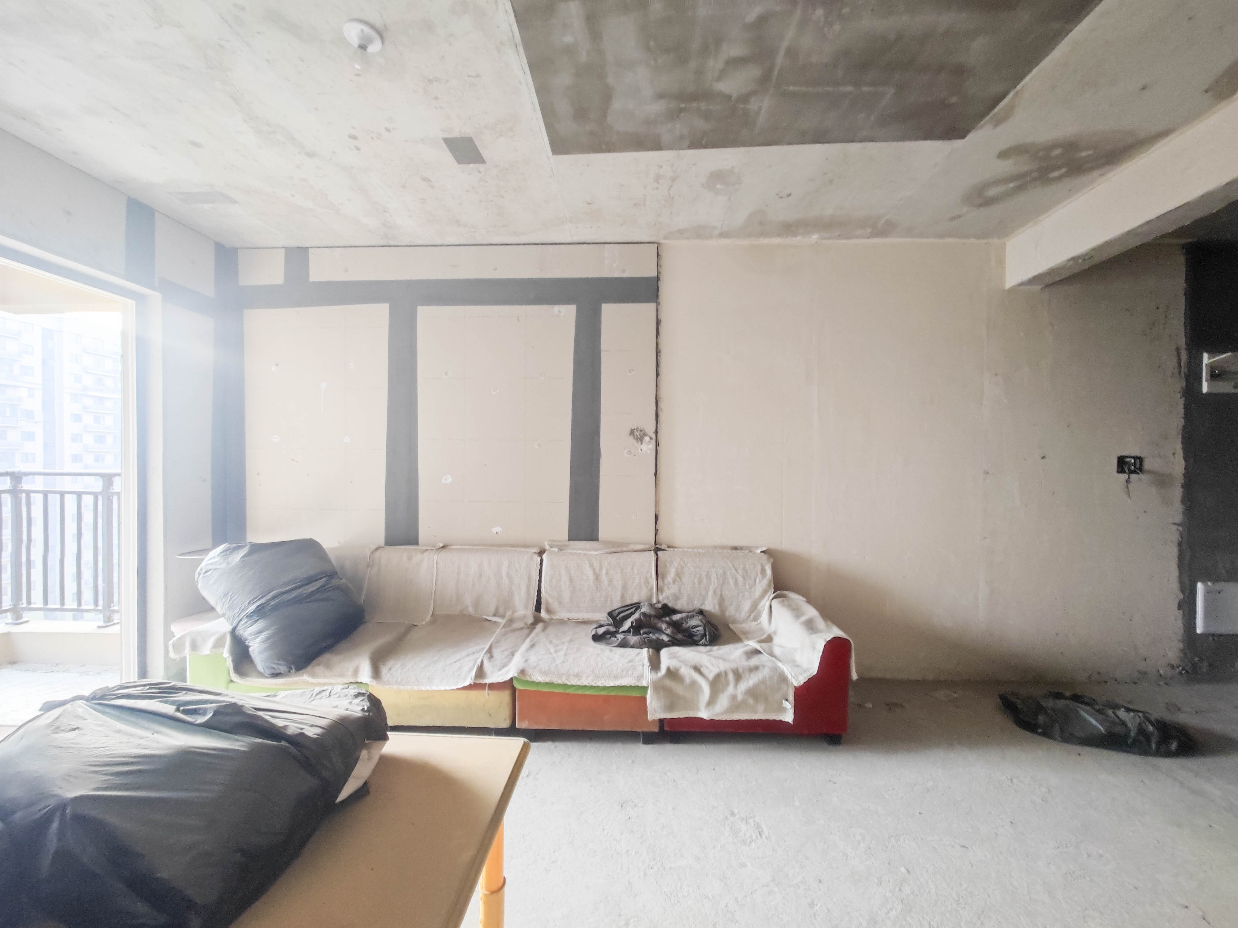 保利东郡  3室2厅1卫    52.0万 保利东郡  3室2厅1卫    52.0万客厅