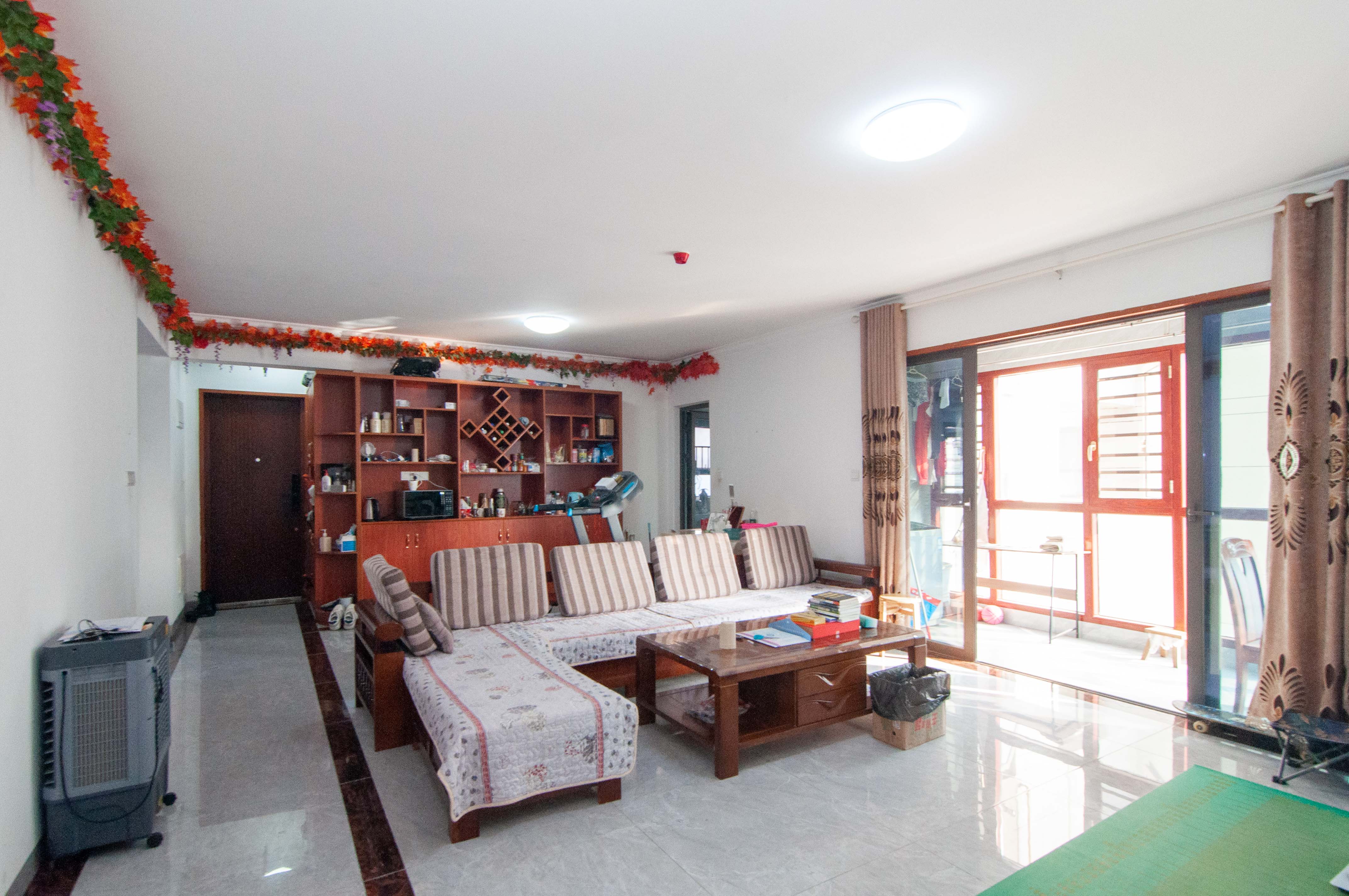 佳兆业云顶梅溪湖(佳兆业梅溪荟) 4室2厅2卫 179.0万 佳兆业云顶梅溪湖(佳兆业梅溪荟) 4室2厅2卫 179.0万客厅