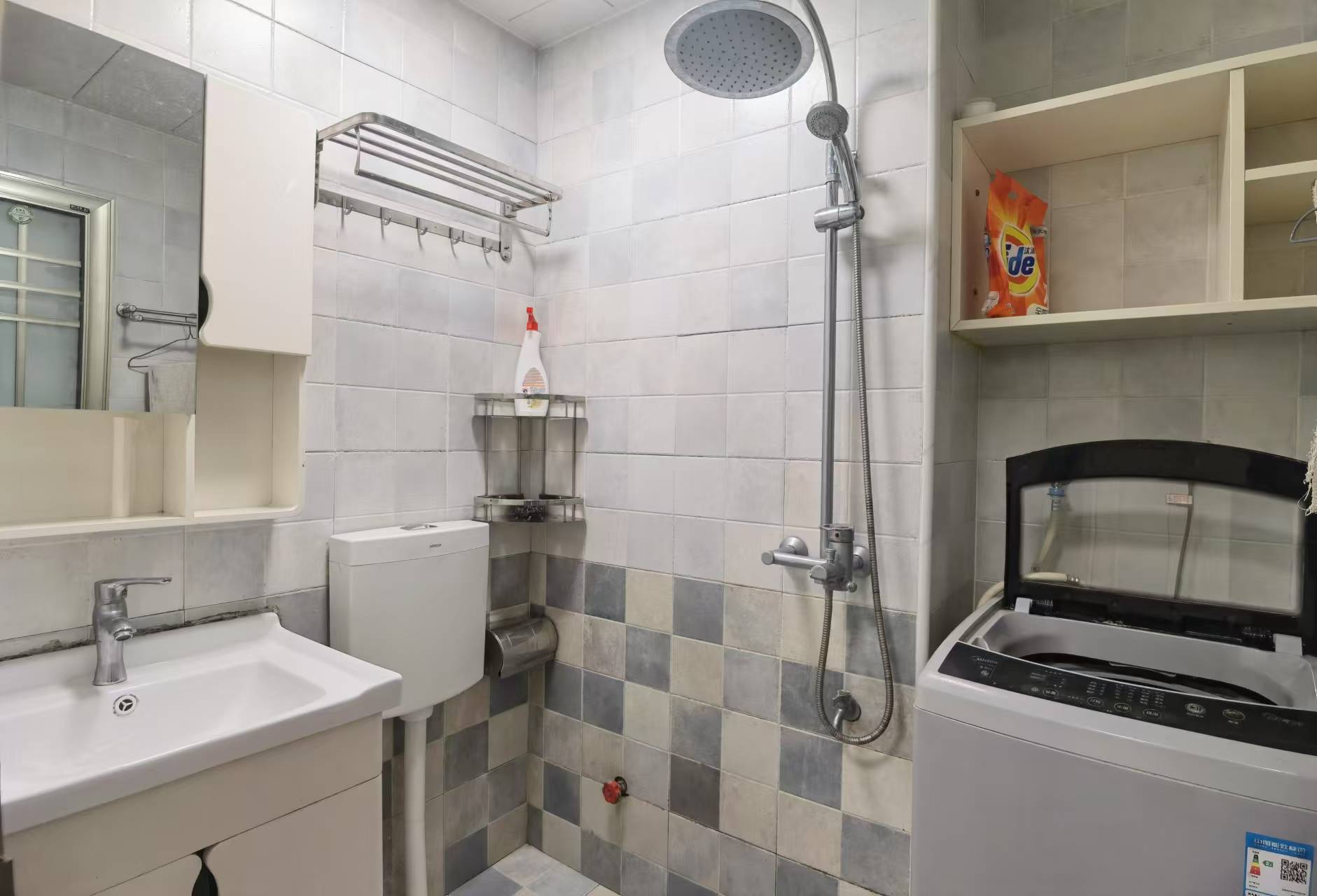 康城上品  1室1厅1卫    1100.0元/月 康城上品  1室1厅1卫    1100.0元/月室内图