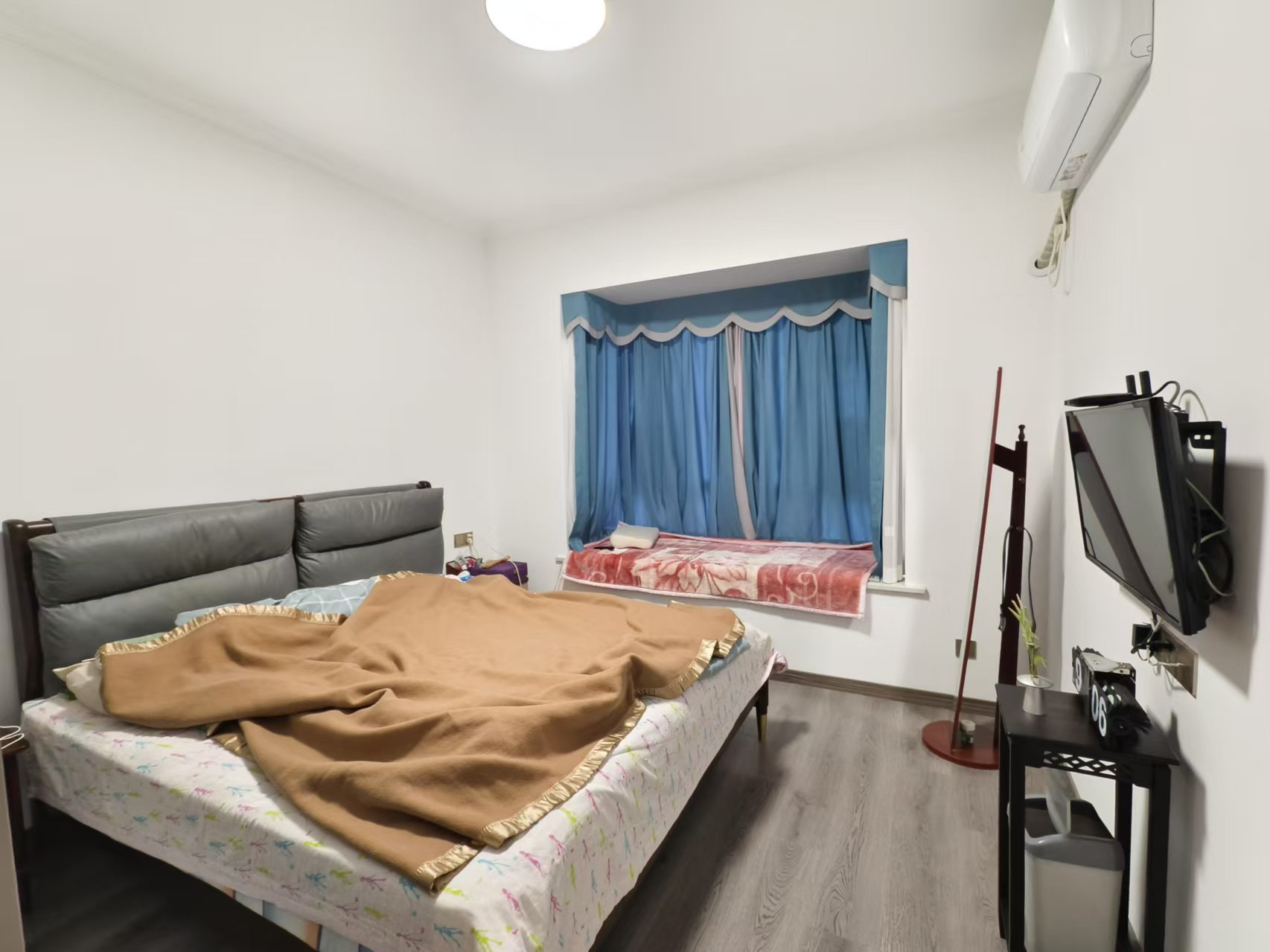 公园里小区 3室2厅2卫 55.0万 公园里小区 3室2厅2卫 55.0万室内图