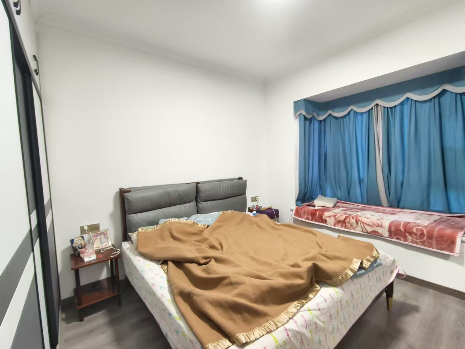 公园里小区 3室2厅2卫 55.0万 公园里小区 3室2厅2卫 55.0万室内图