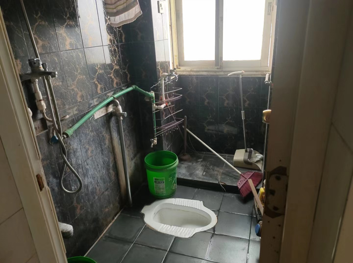 联运公司宿舍 3室1厅1卫 1500.0元/月 联运公司宿舍 3室1厅1卫 1500.0元/月室内图