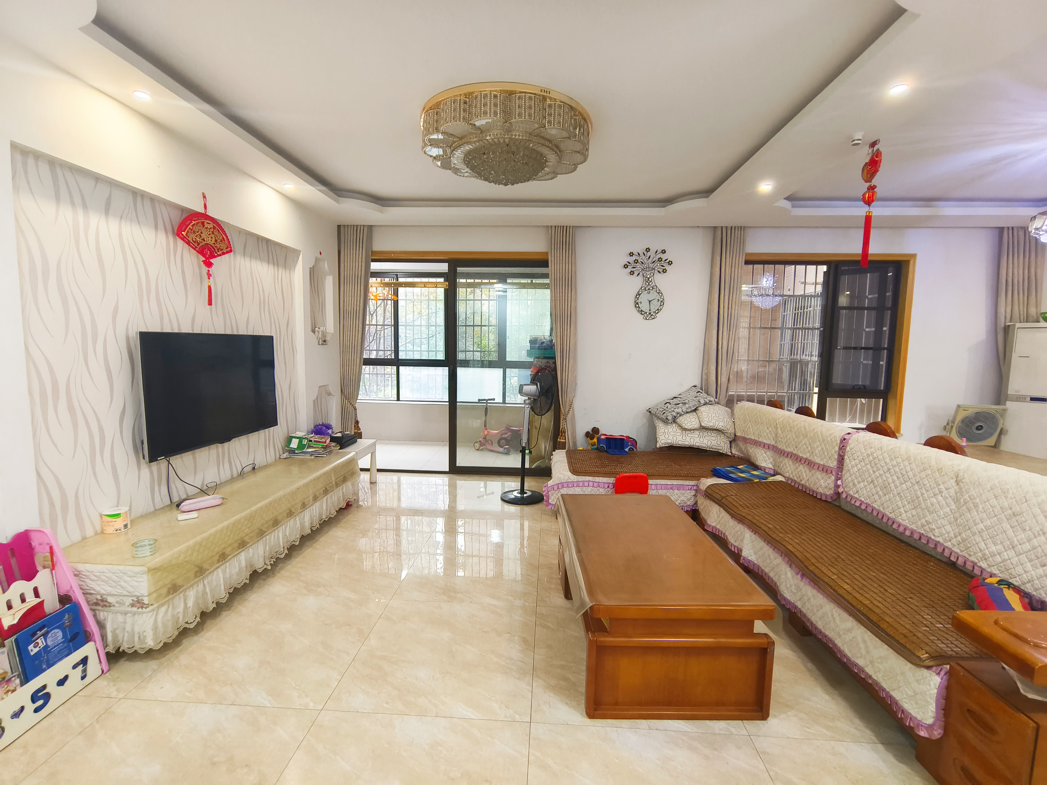 华润凤凰城三期  4室2厅2卫    2800.0元/月室内图