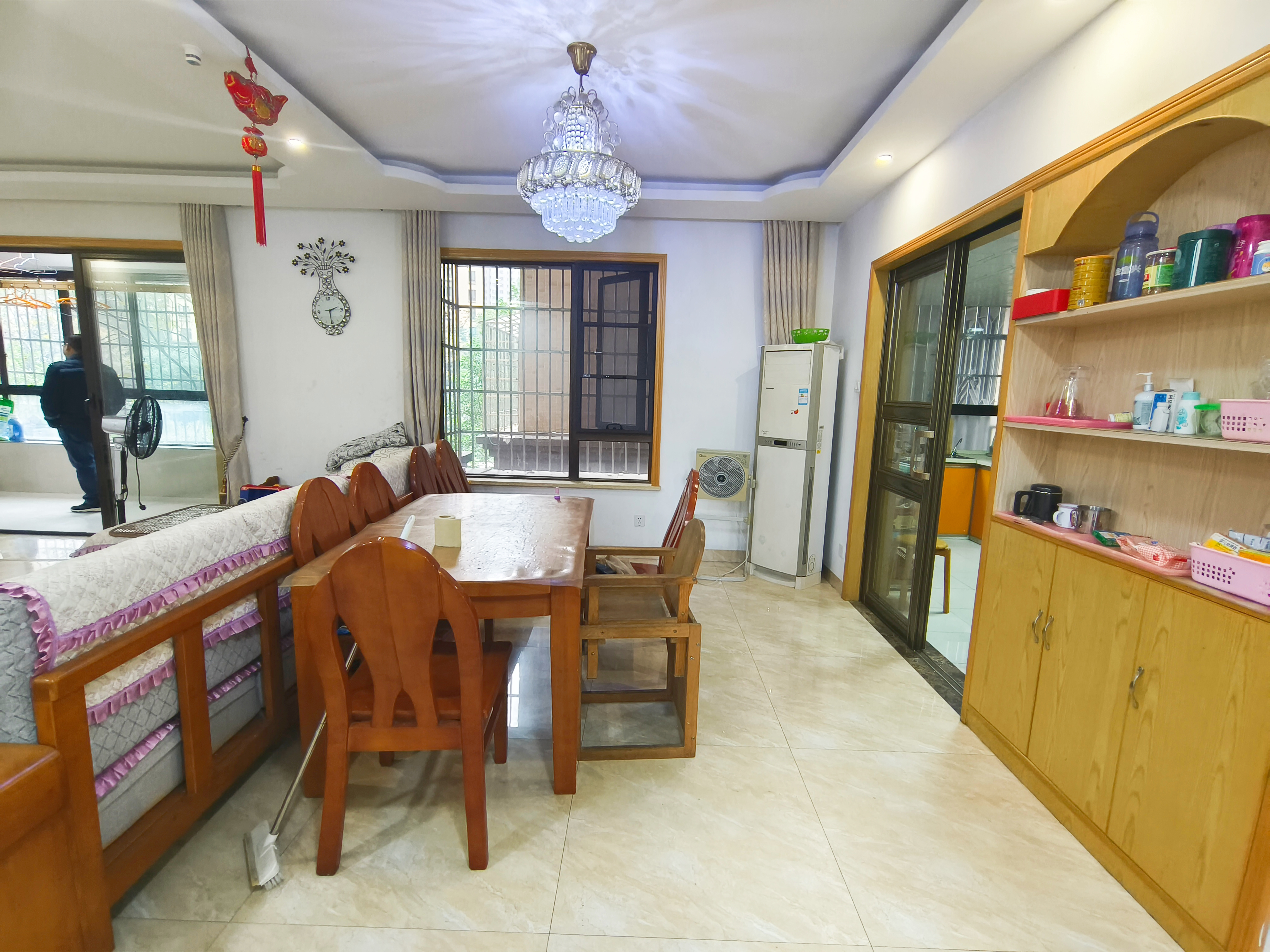 华润凤凰城三期  4室2厅2卫    2800.0元/月室内图