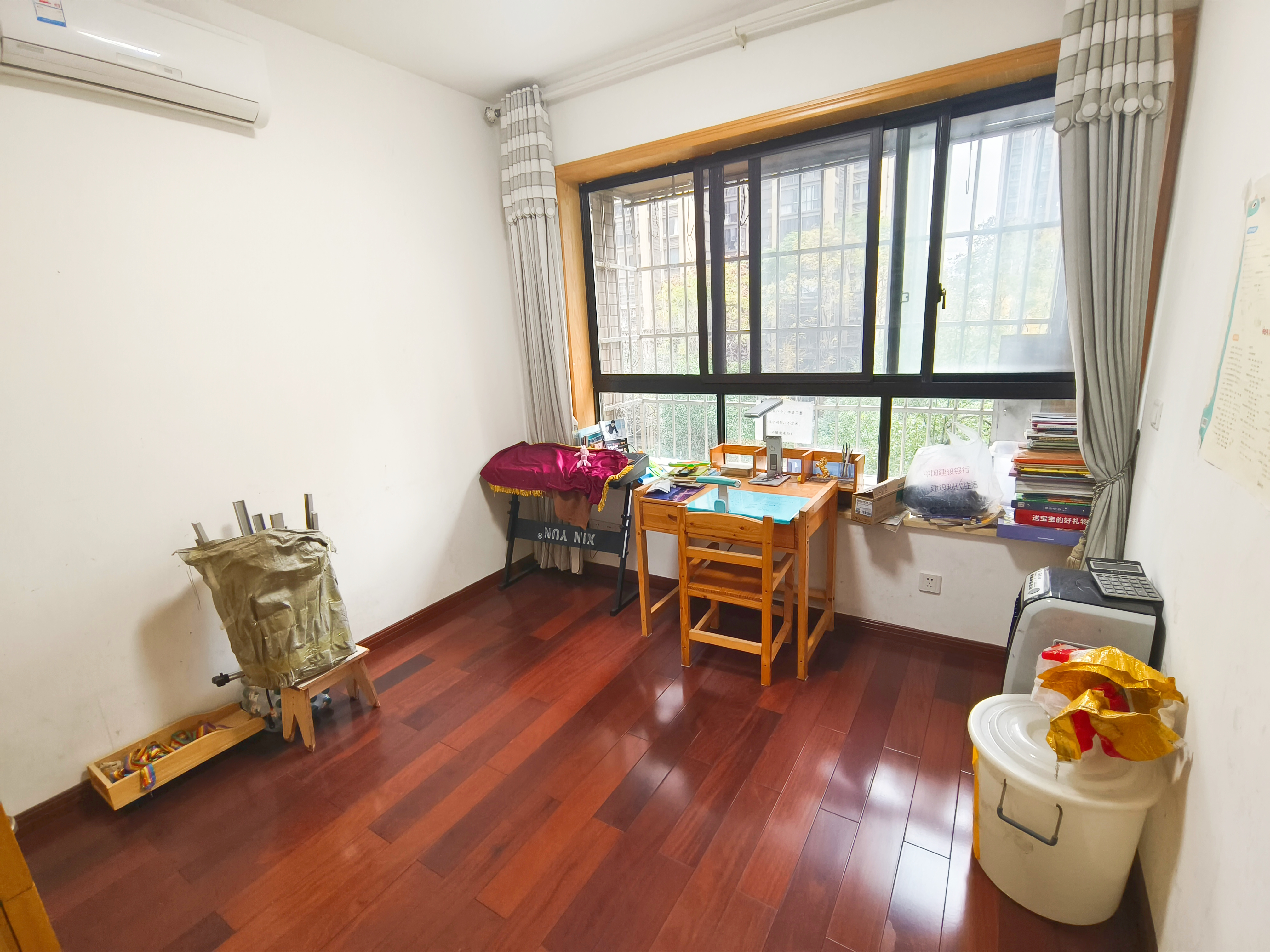 华润凤凰城三期  4室2厅2卫    2800.0元/月室内图