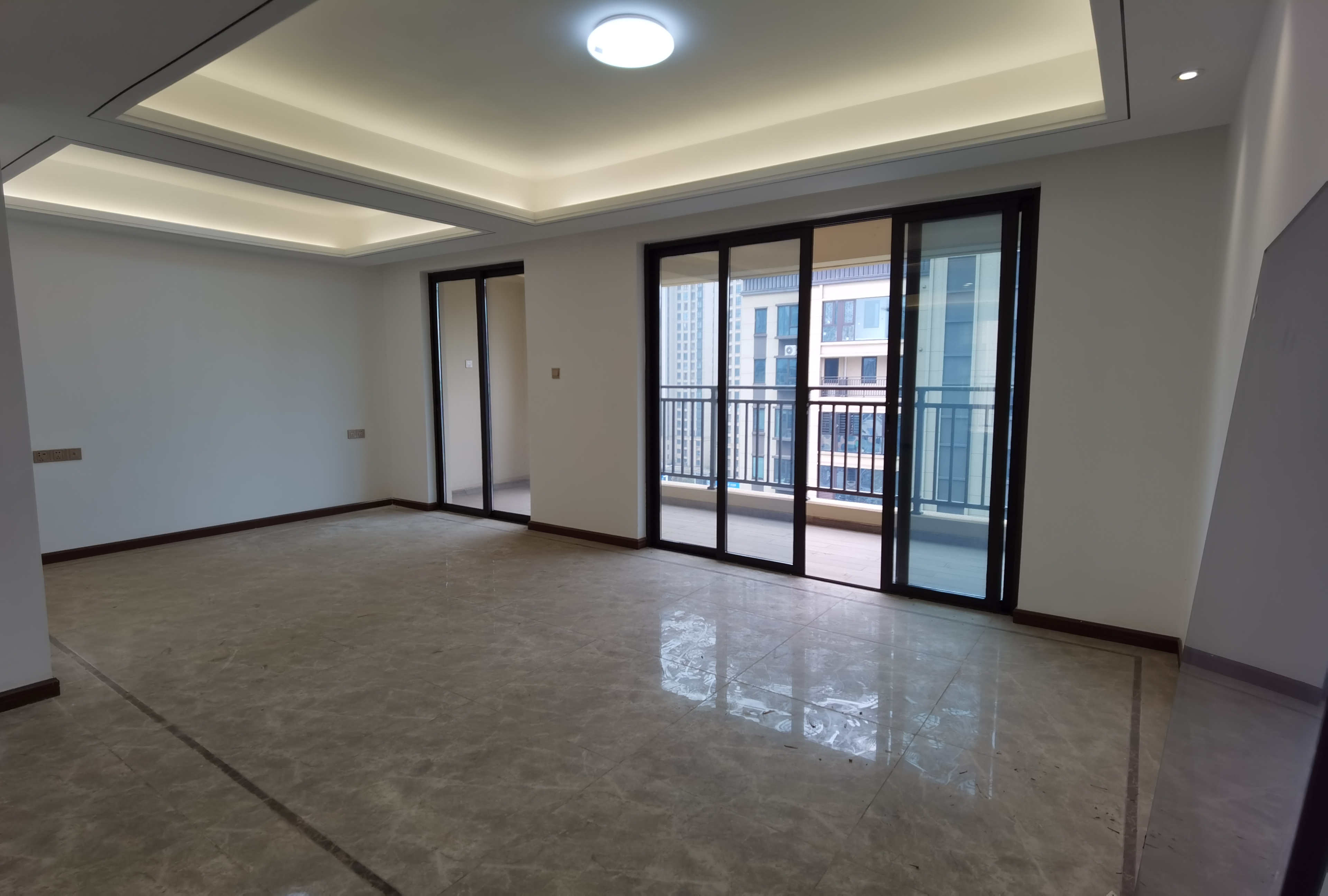 城际空间站 4室2厅2卫 86.0万 城际空间站 4室2厅2卫 86.0万室内图