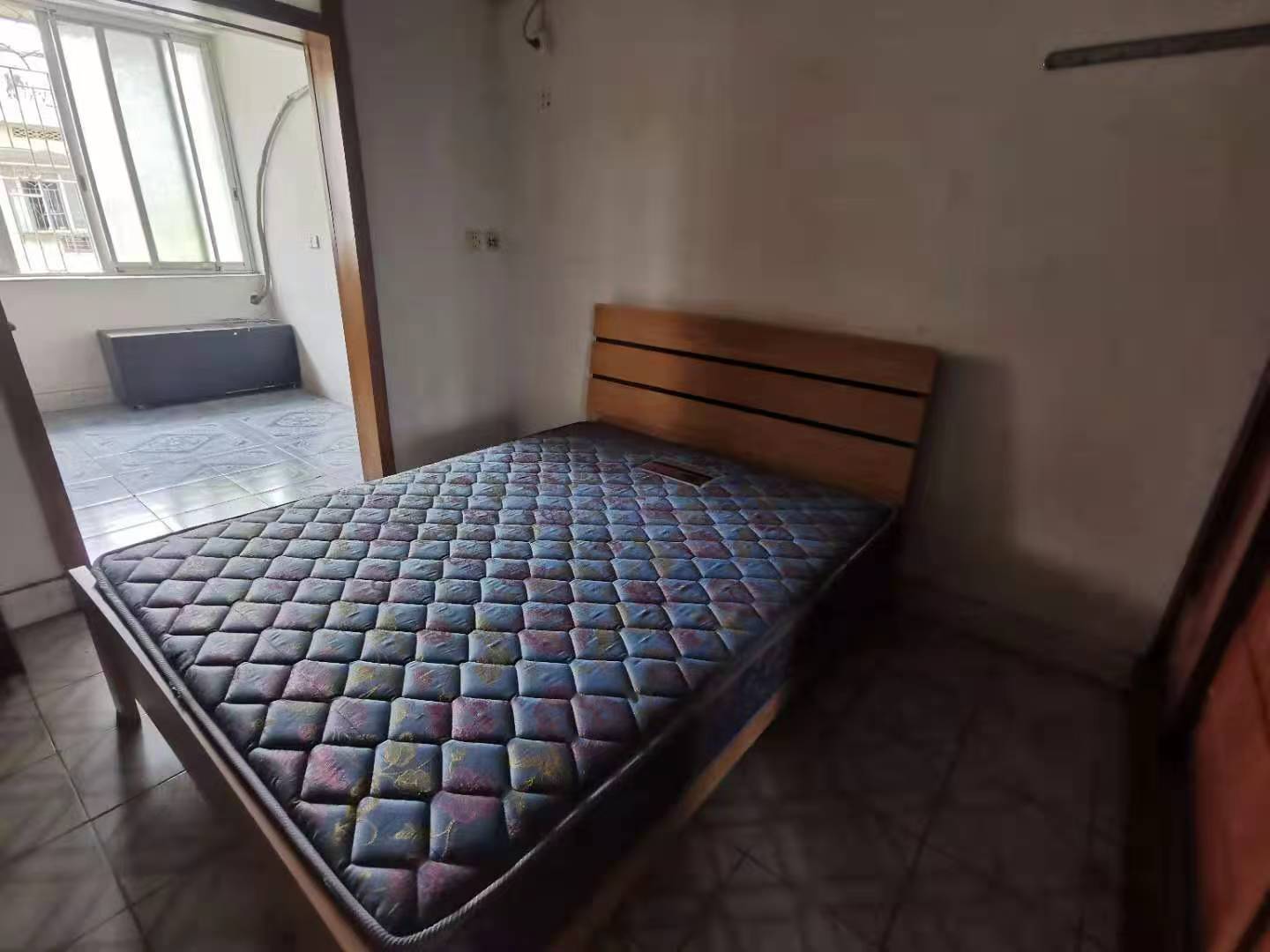 交通设计院(伍家岭) 4室4厅1卫 1300.0元/月 交通设计院(伍家岭) 4室4厅1卫 1300.0元/月室内图