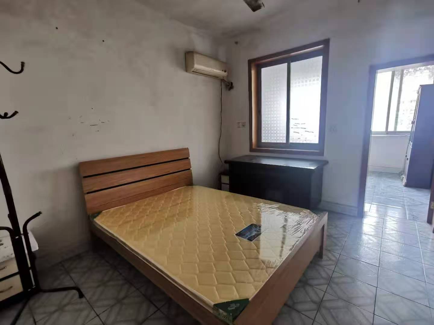 交通设计院(伍家岭) 4室4厅1卫 1300.0元/月 交通设计院(伍家岭) 4室4厅1卫 1300.0元/月室内图