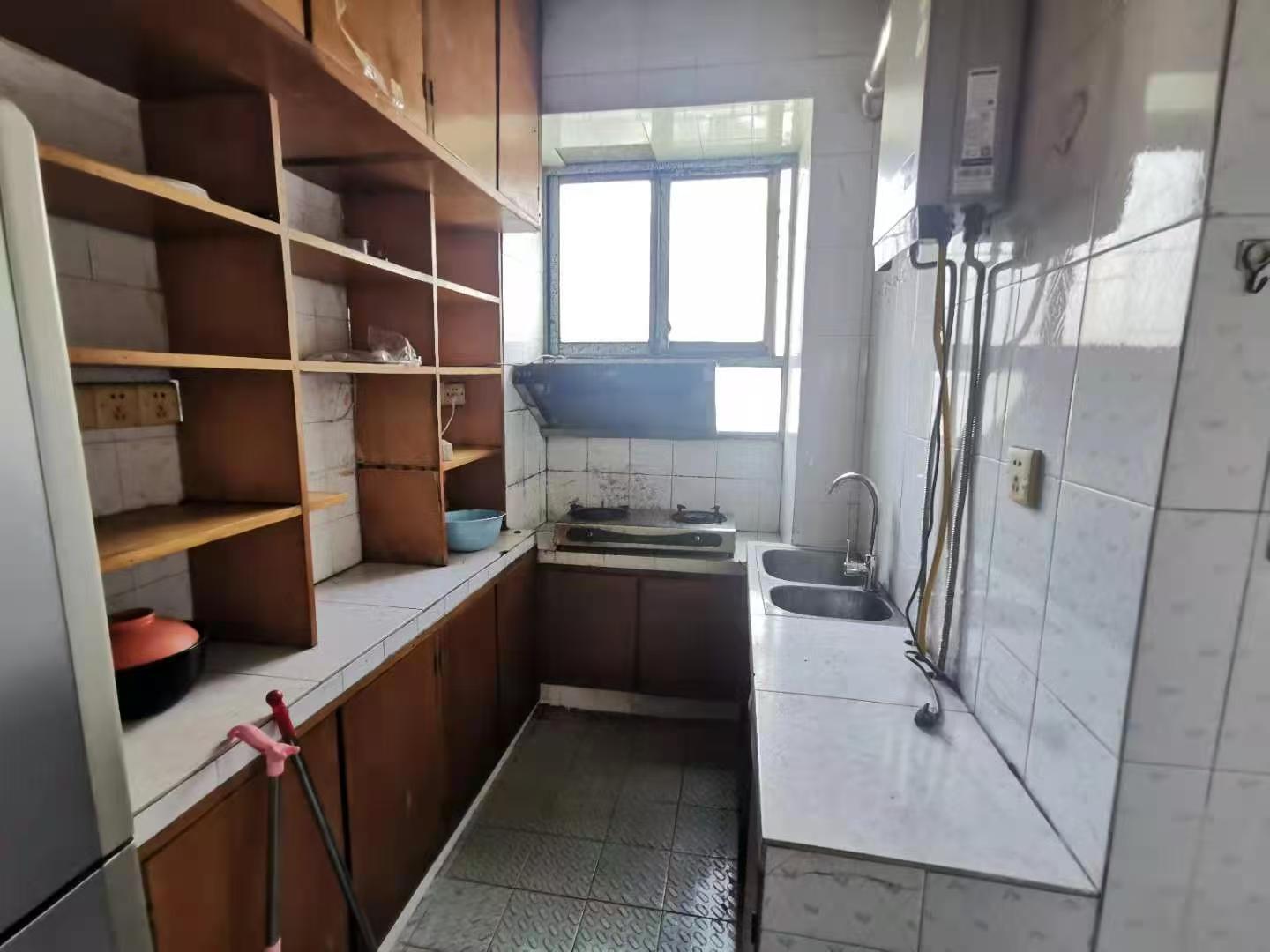 交通设计院(伍家岭) 4室4厅1卫 1300.0元/月 交通设计院(伍家岭) 4室4厅1卫 1300.0元/月室内图