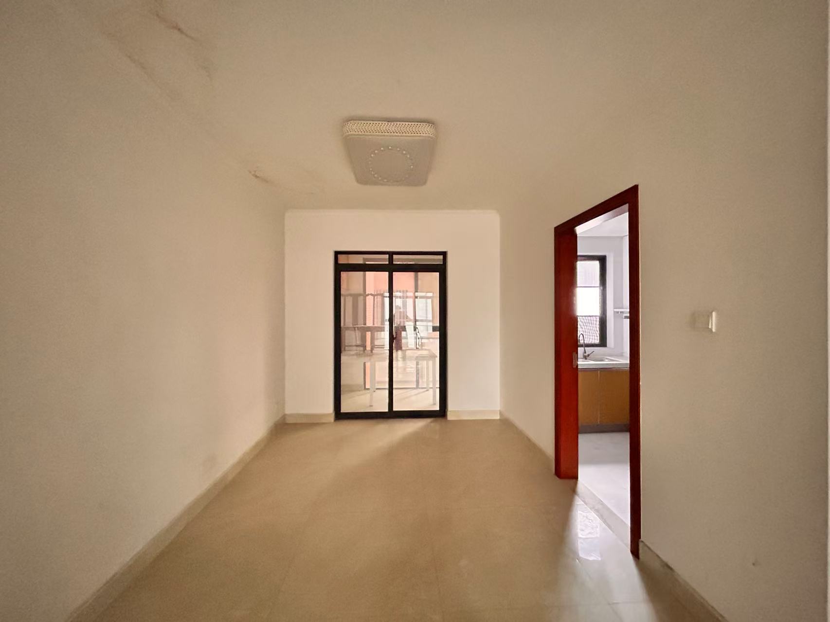 盛地尊域 4室2厅2卫 1900.0元/月 盛地尊域 4室2厅2卫 1900.0元/月室内图