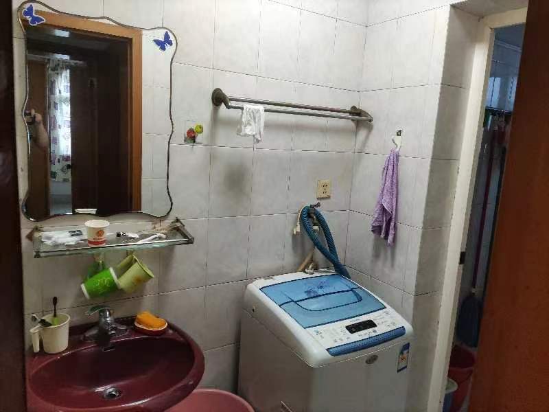 银环大厦  3室2厅1卫    1000.0元/月 银环大厦  3室2厅1卫    1000.0元/月室内图