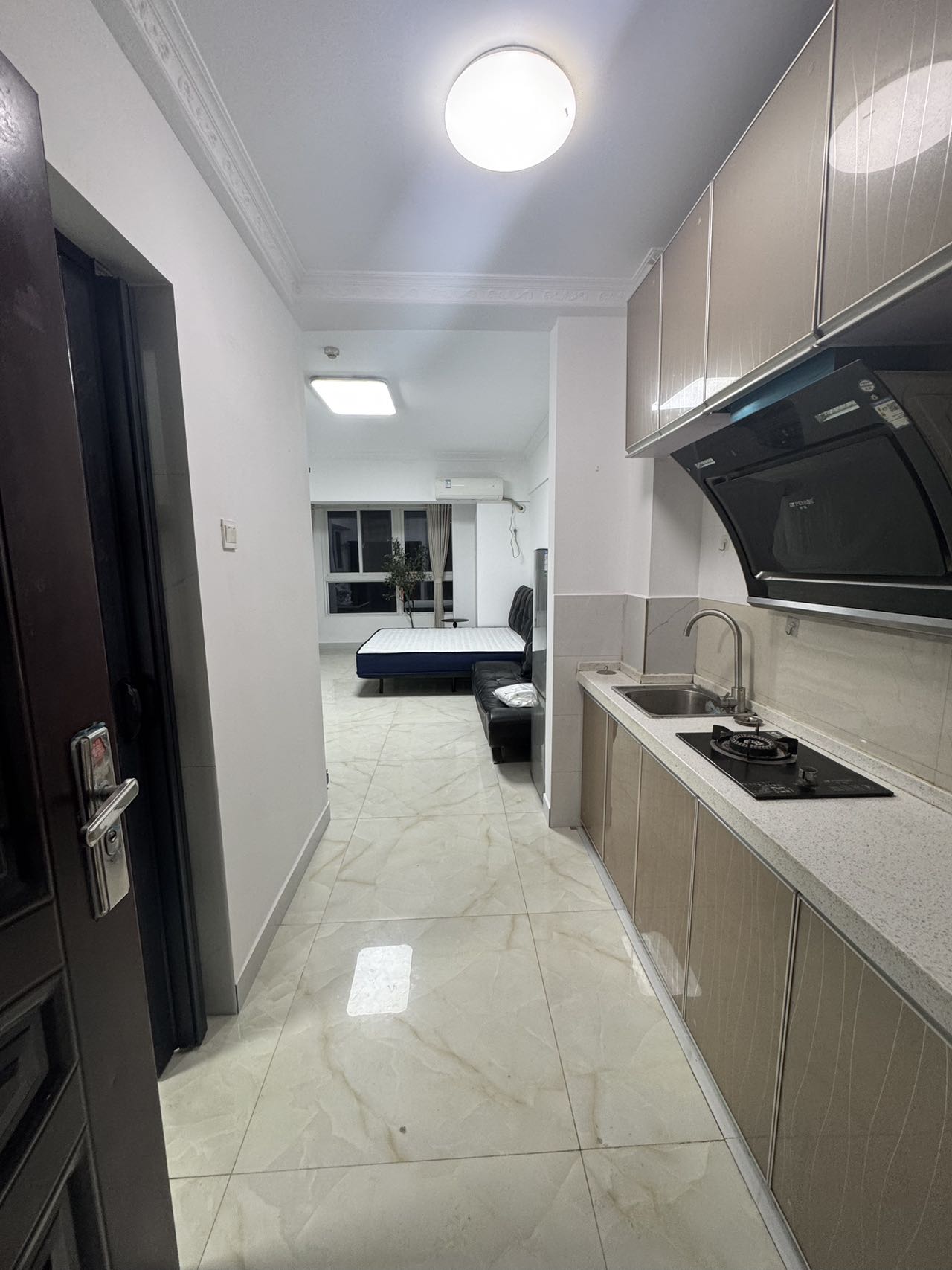 五矿紫湖香醍 1室1厅1卫 1300.0元/月 五矿紫湖香醍 1室1厅1卫 1300.0元/月室内图