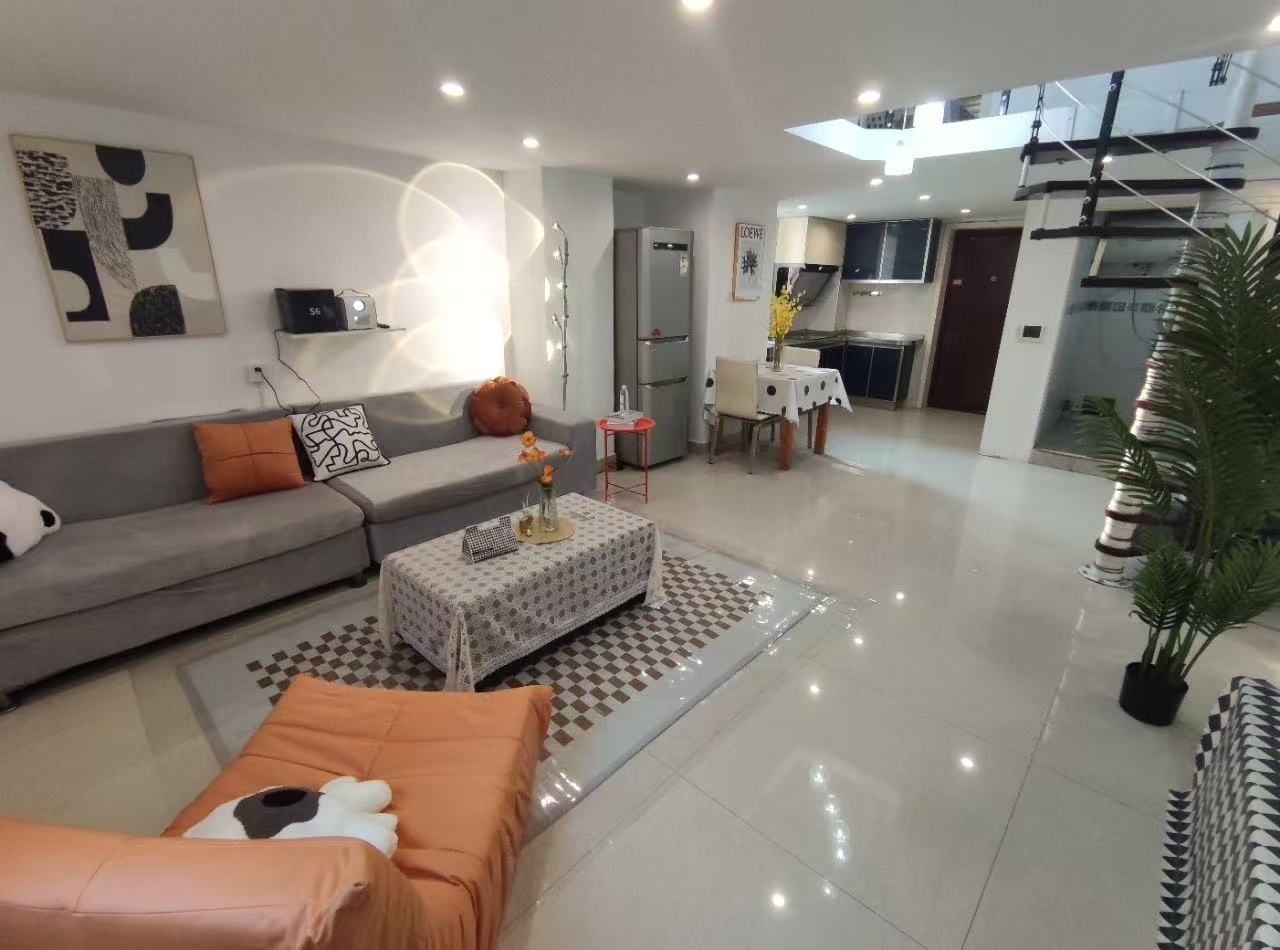 融圣国际 1室1厅1卫 3300.0元/月 融圣国际 1室1厅1卫 3300.0元/月室内图