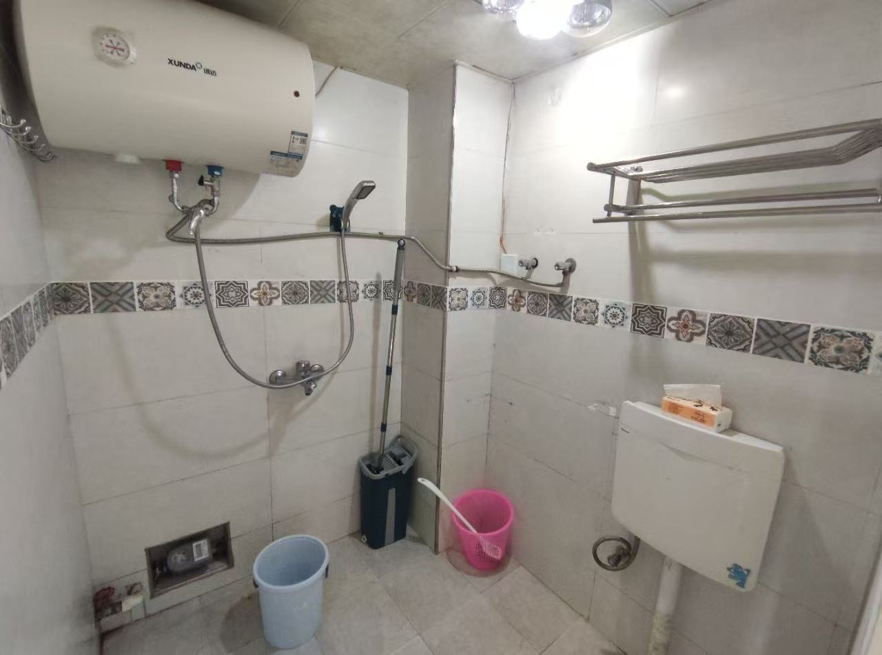 融圣国际 1室1厅1卫 3300.0元/月 融圣国际 1室1厅1卫 3300.0元/月室内图