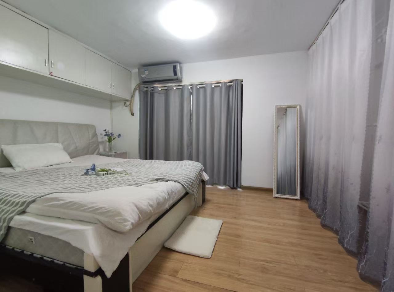 融圣国际 1室1厅1卫 3300.0元/月 融圣国际 1室1厅1卫 3300.0元/月室内图