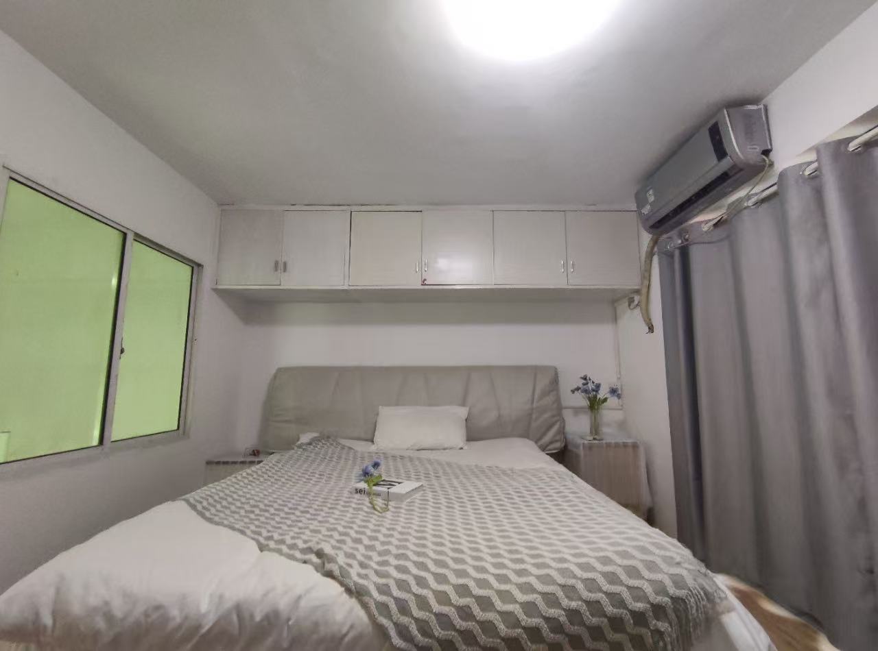 融圣国际 1室1厅1卫 3300.0元/月 融圣国际 1室1厅1卫 3300.0元/月室内图