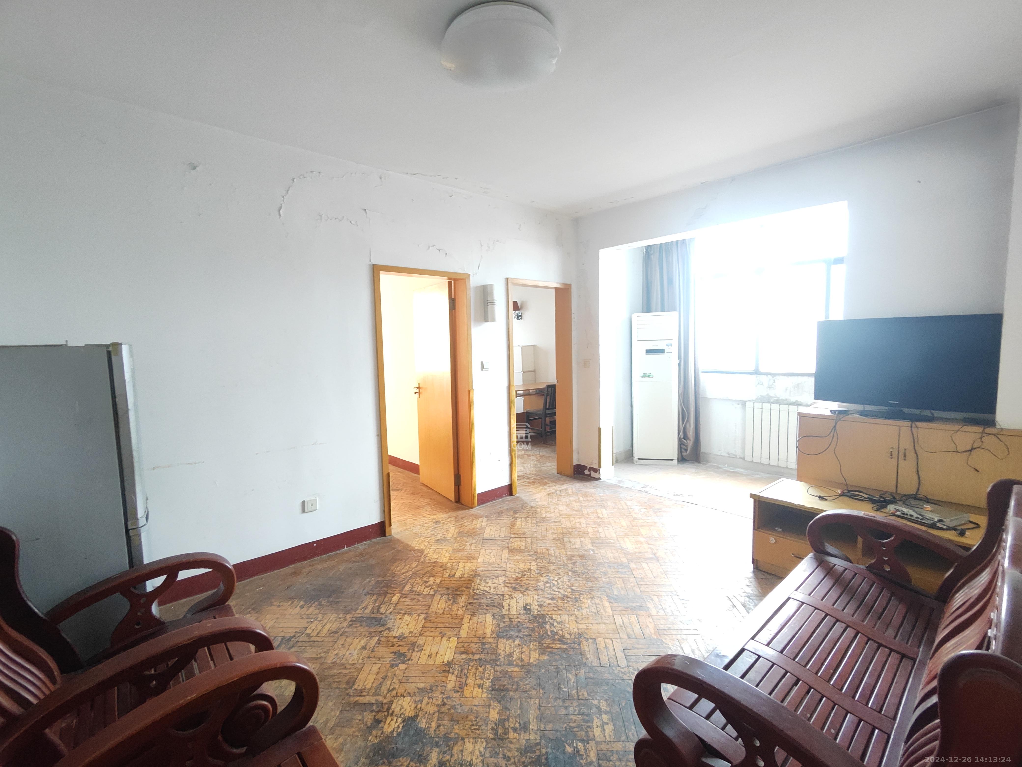 省政府五所 1室0厅0卫 2200.0元/月 省政府五所 1室0厅0卫 2200.0元/月室内图