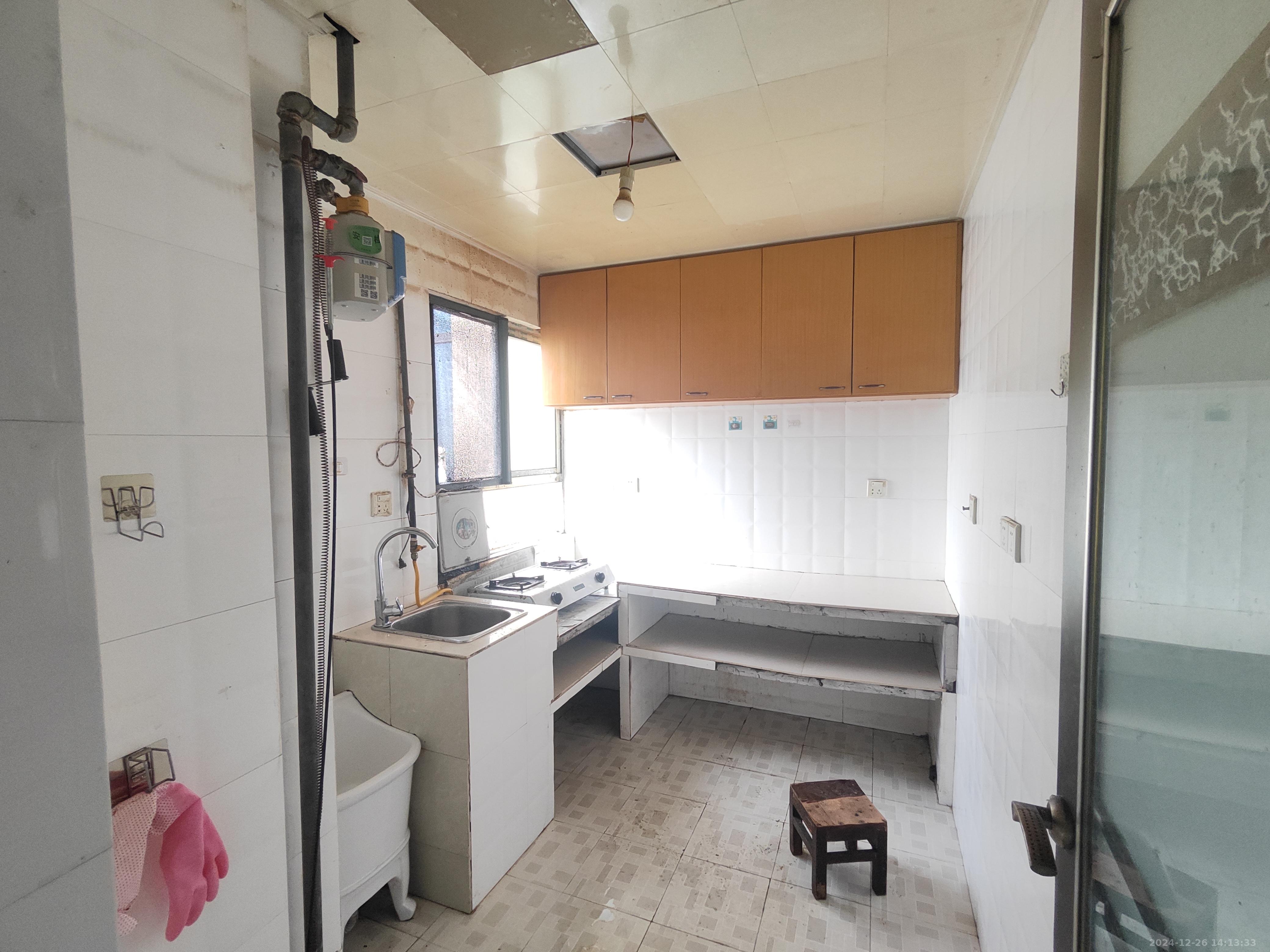 省政府五所 1室0厅0卫 2200.0元/月 省政府五所 1室0厅0卫 2200.0元/月室内图