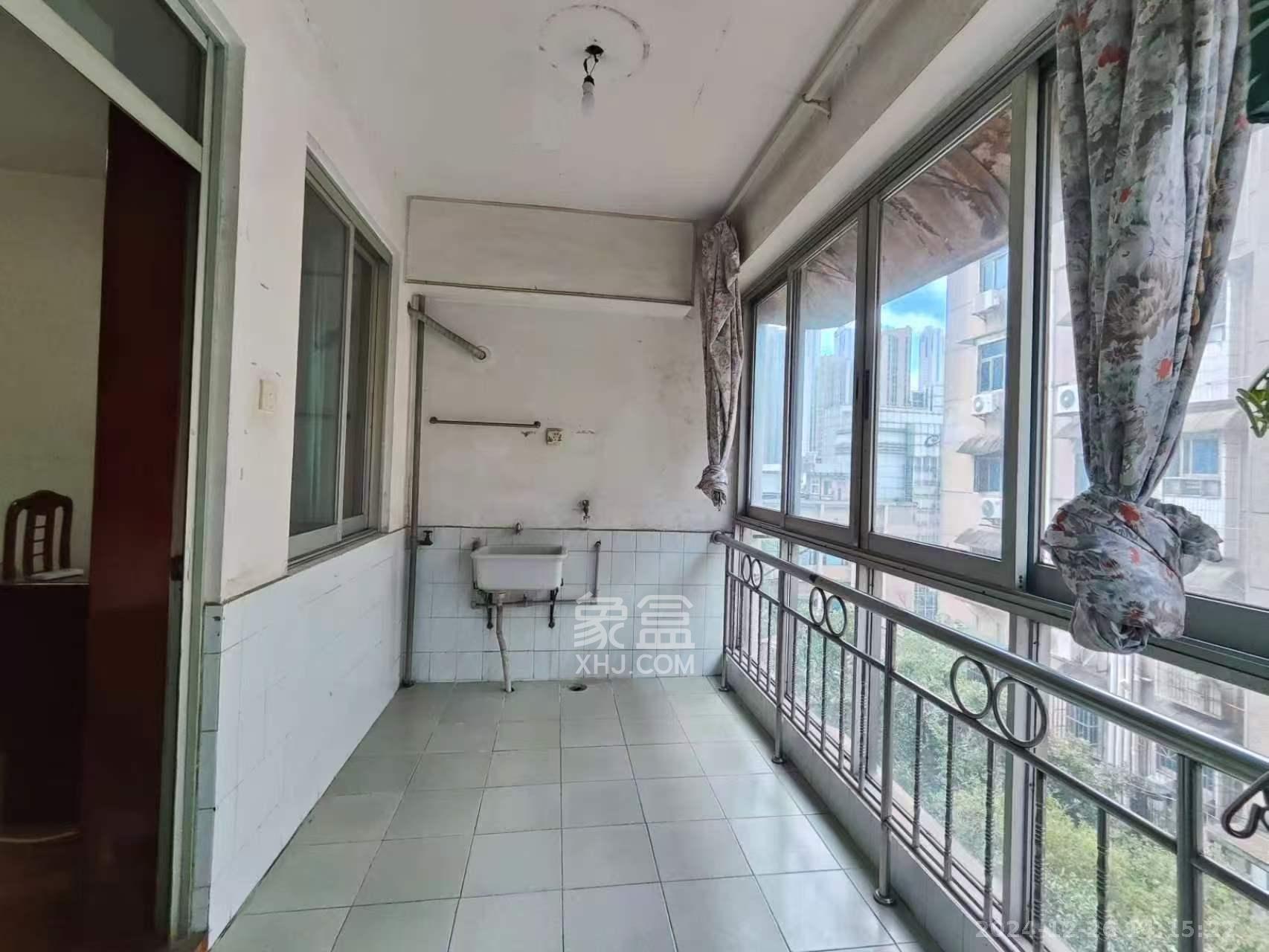 劳动局宿舍 2室1厅2卫 1500.0元/月 劳动局宿舍 2室1厅2卫 1500.0元/月室内图