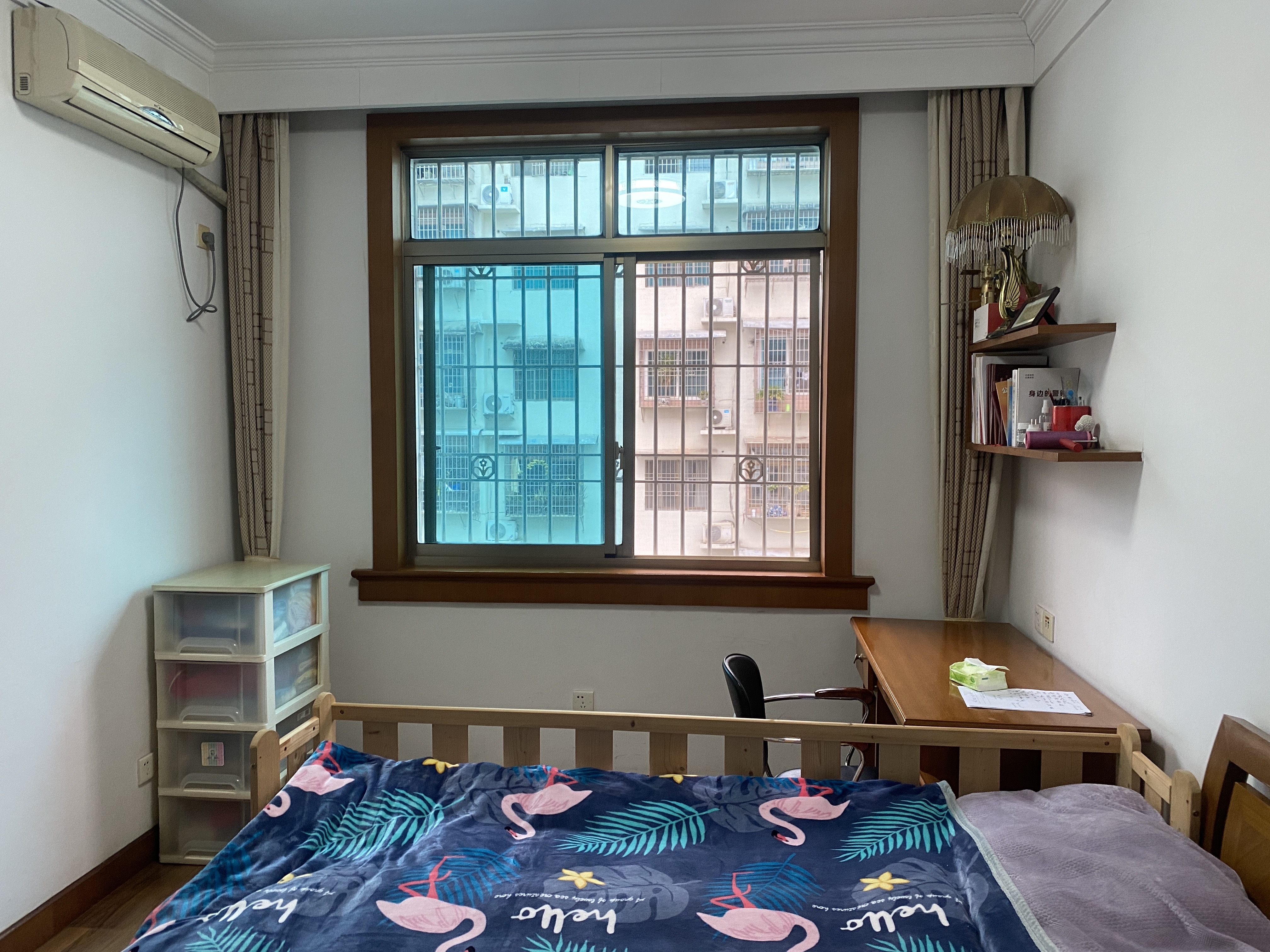 市人大政协机关大院住宅区(老市委) 3室2厅2卫 85.0万 市人大政协机关大院住宅区(老市委) 3室2厅2卫 85.0万客厅