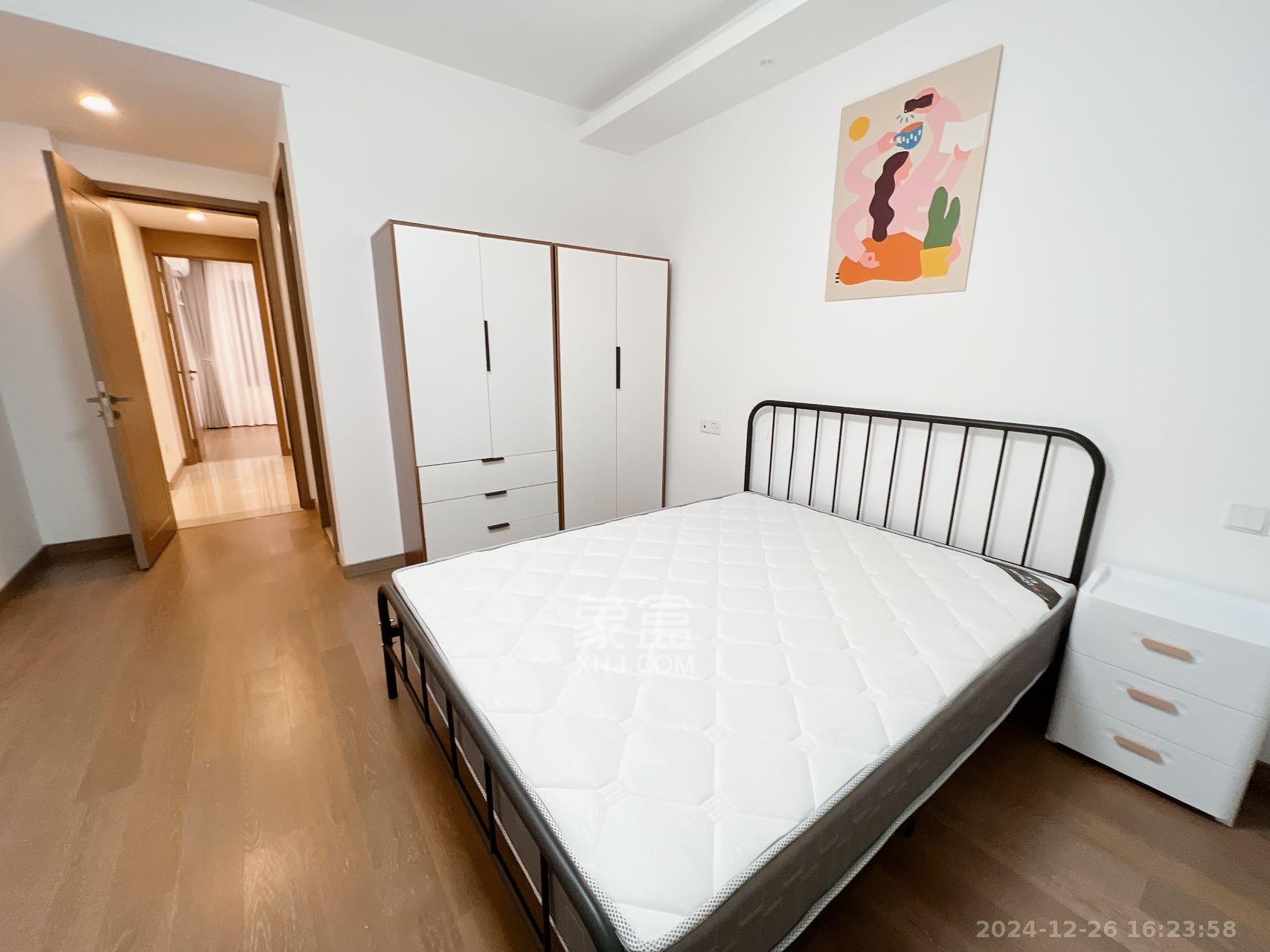 龙湖铂金中心(龙湖春江郦城)  3室2厅2卫    5500.0元/月 龙湖铂金中心(龙湖春江郦城)  3室2厅2卫    5500.0元/月室内图