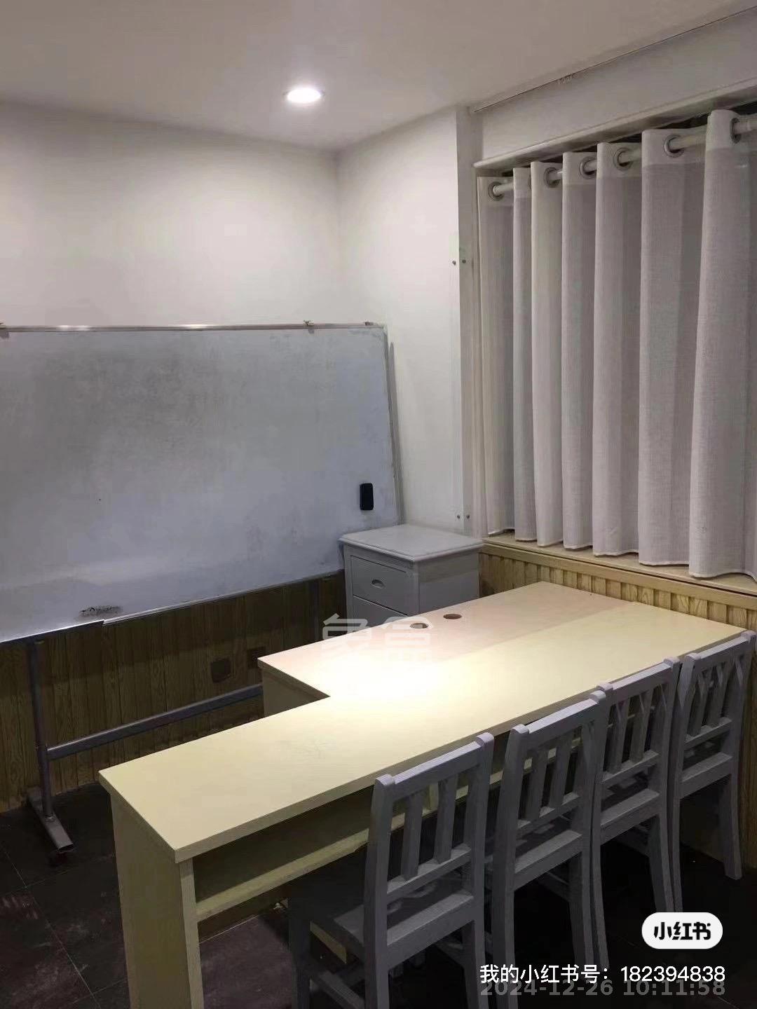 枫丹雅苑(天辰枫丹白露) 1室2厅2卫 5000.0元/月 枫丹雅苑(天辰枫丹白露) 1室2厅2卫 5000.0元/月室内图